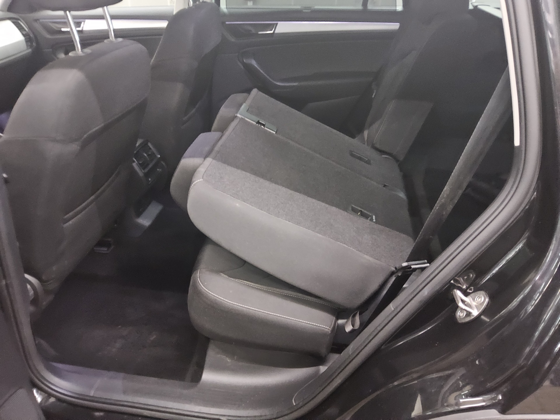 Skoda Kodiaq 2.0 TDI Tour Navi RfK LED ACC 13