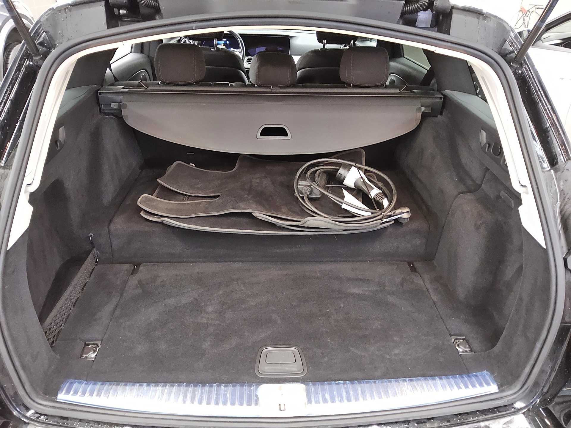 Mercedes-Benz E 300 T de Avantgarde Navi LED RfK Shz PDC 13