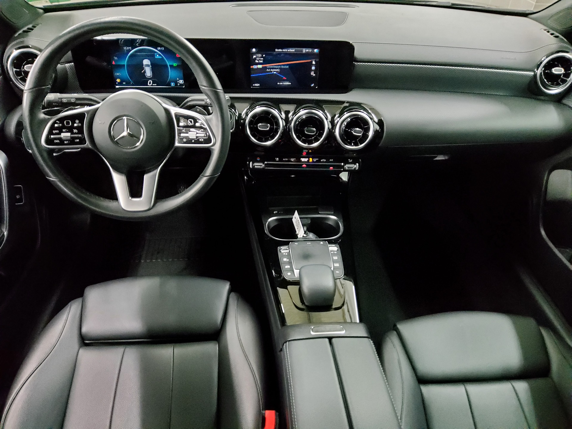 Mercedes-Benz CLA 200 SB d Progressive Leder Navi LED RfK Shz 5