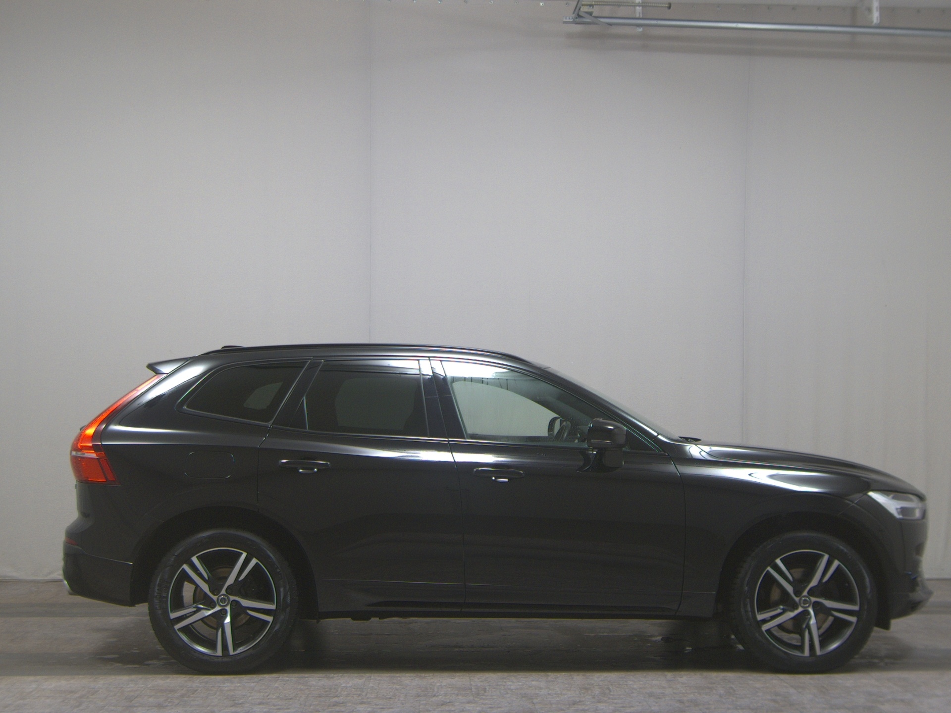 Volvo XC60 D4 R-Design T-Leder Navi LED Pano AHK StHzg