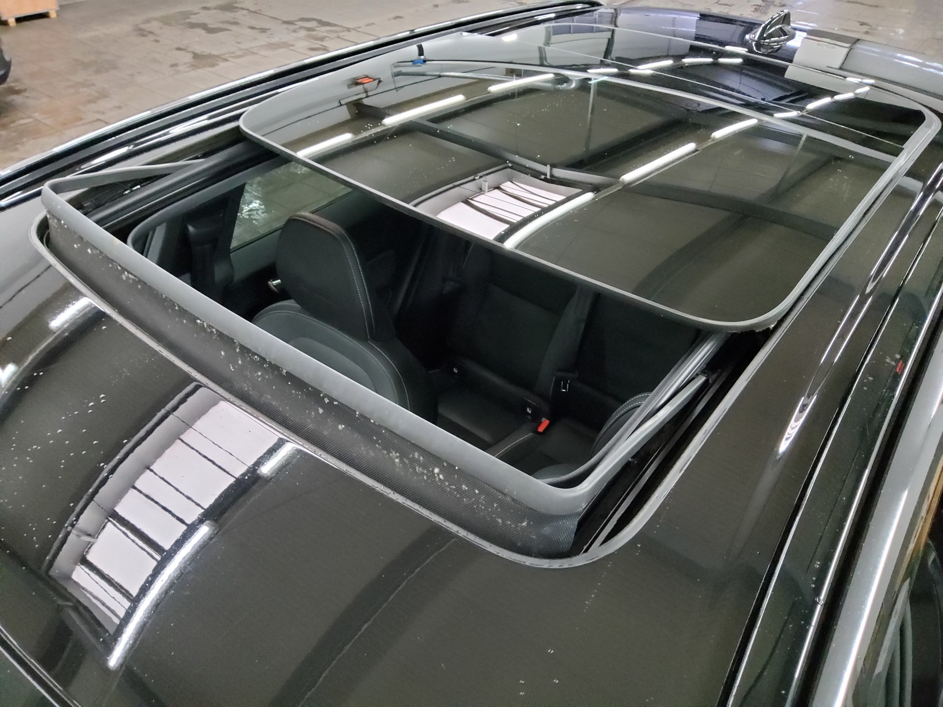 Volvo XC60 D4 R-Design T-Leder Navi LED Pano AHK StHzg 13