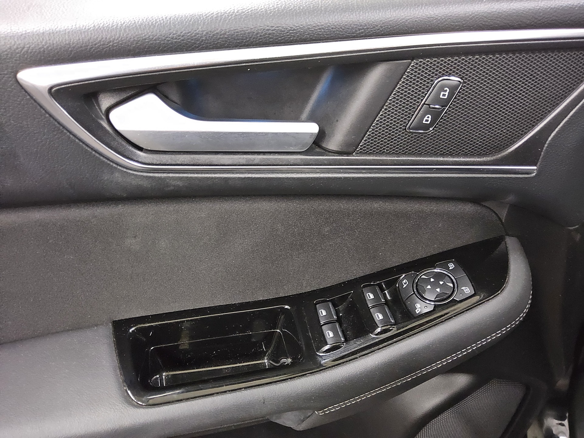 Ford Galaxy 2.0 EB Titanium 7-Sitze Navi LED Pano AHK 9