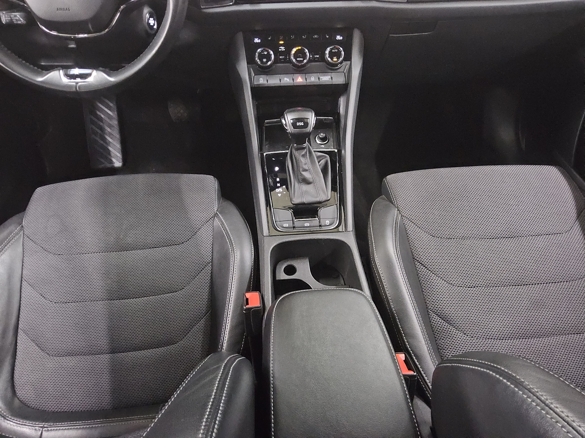 Skoda Kodiaq 2.0 TDI Style T-Leder Navi LED vc RfK AHK 6