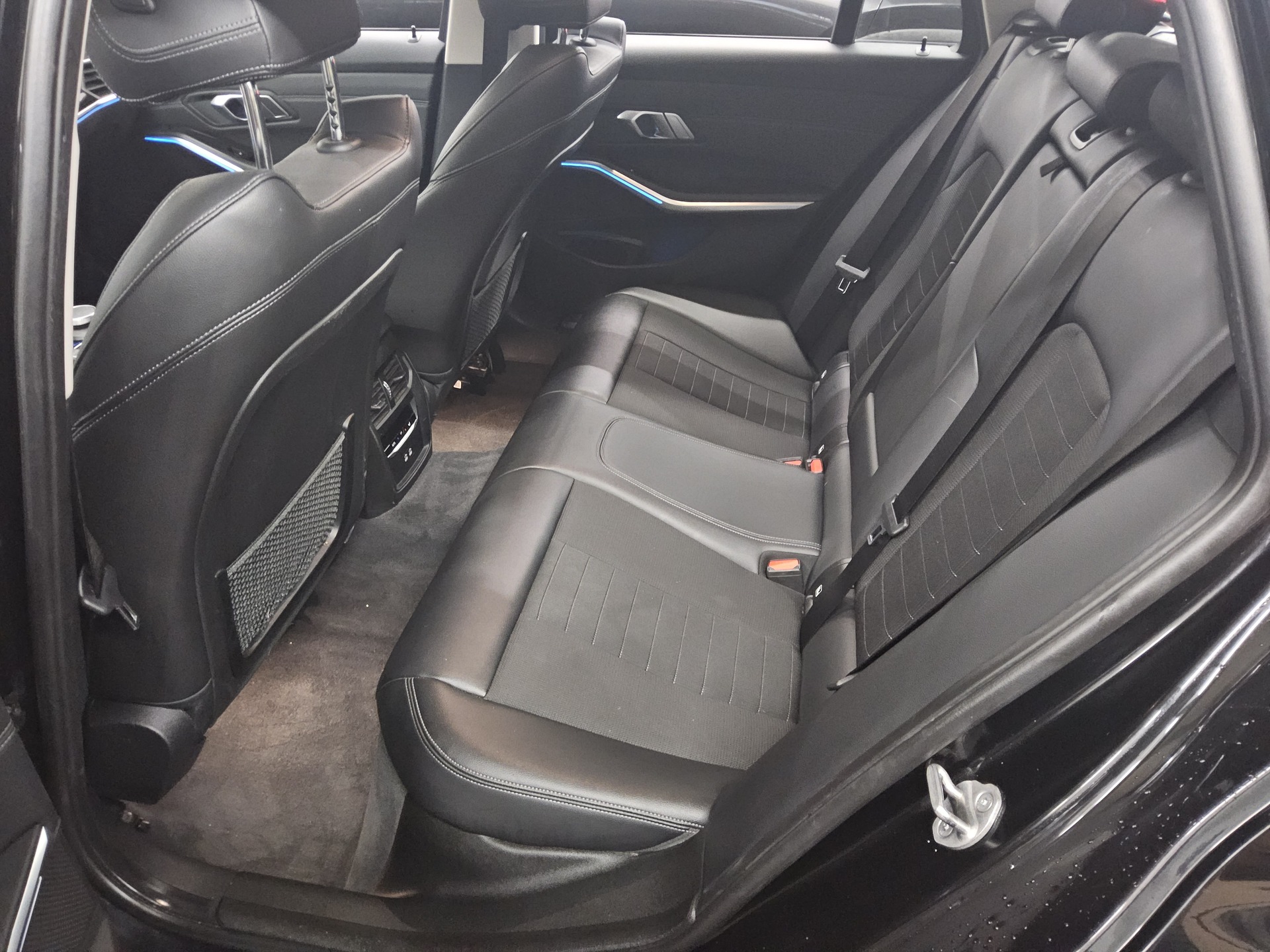 BMW 330e Touring Sport-Line AHK LC Pro HiFi Navi LED 13