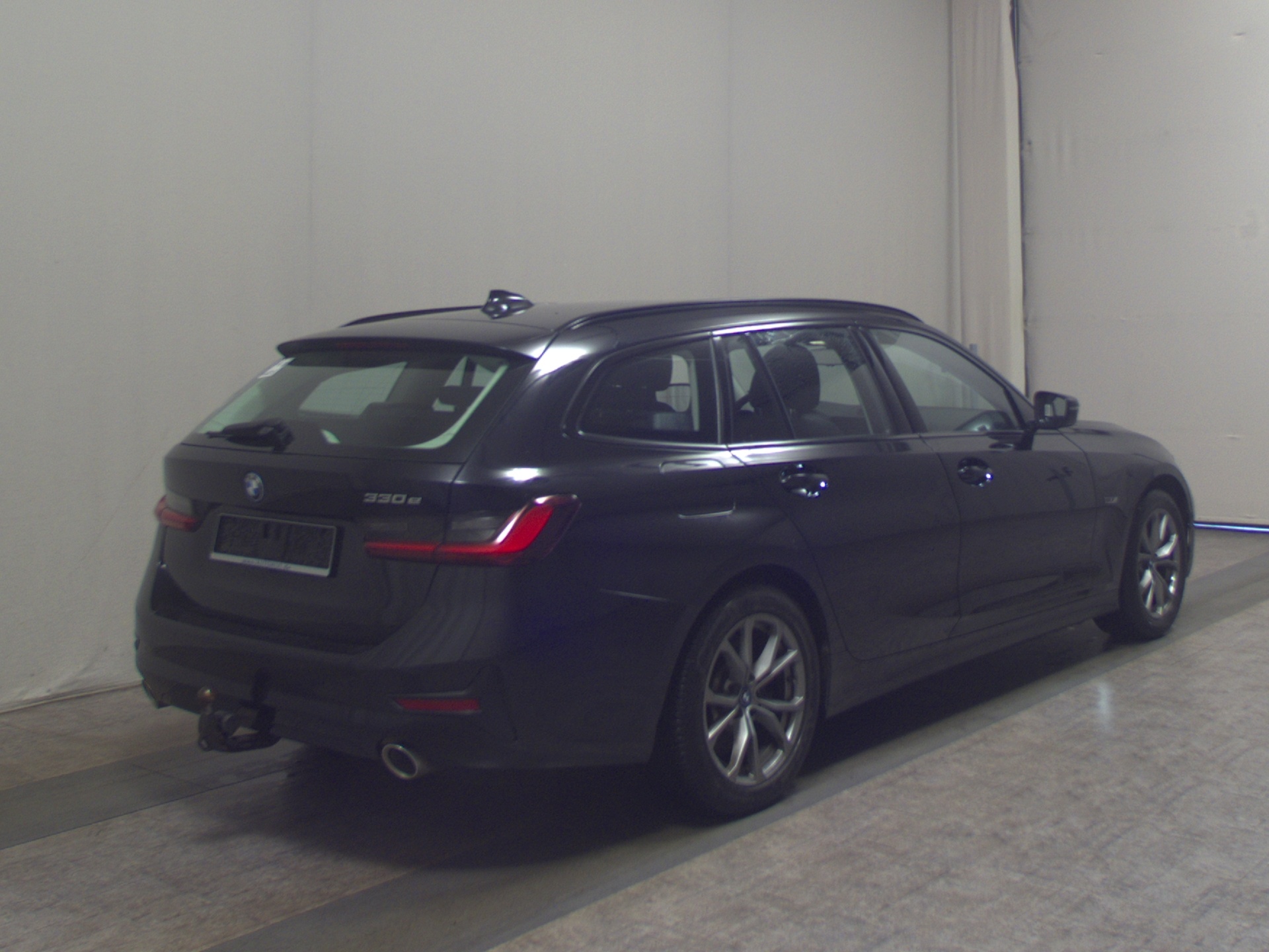 BMW 330e Touring Sport-Line AHK LC Pro HiFi Navi LED 4