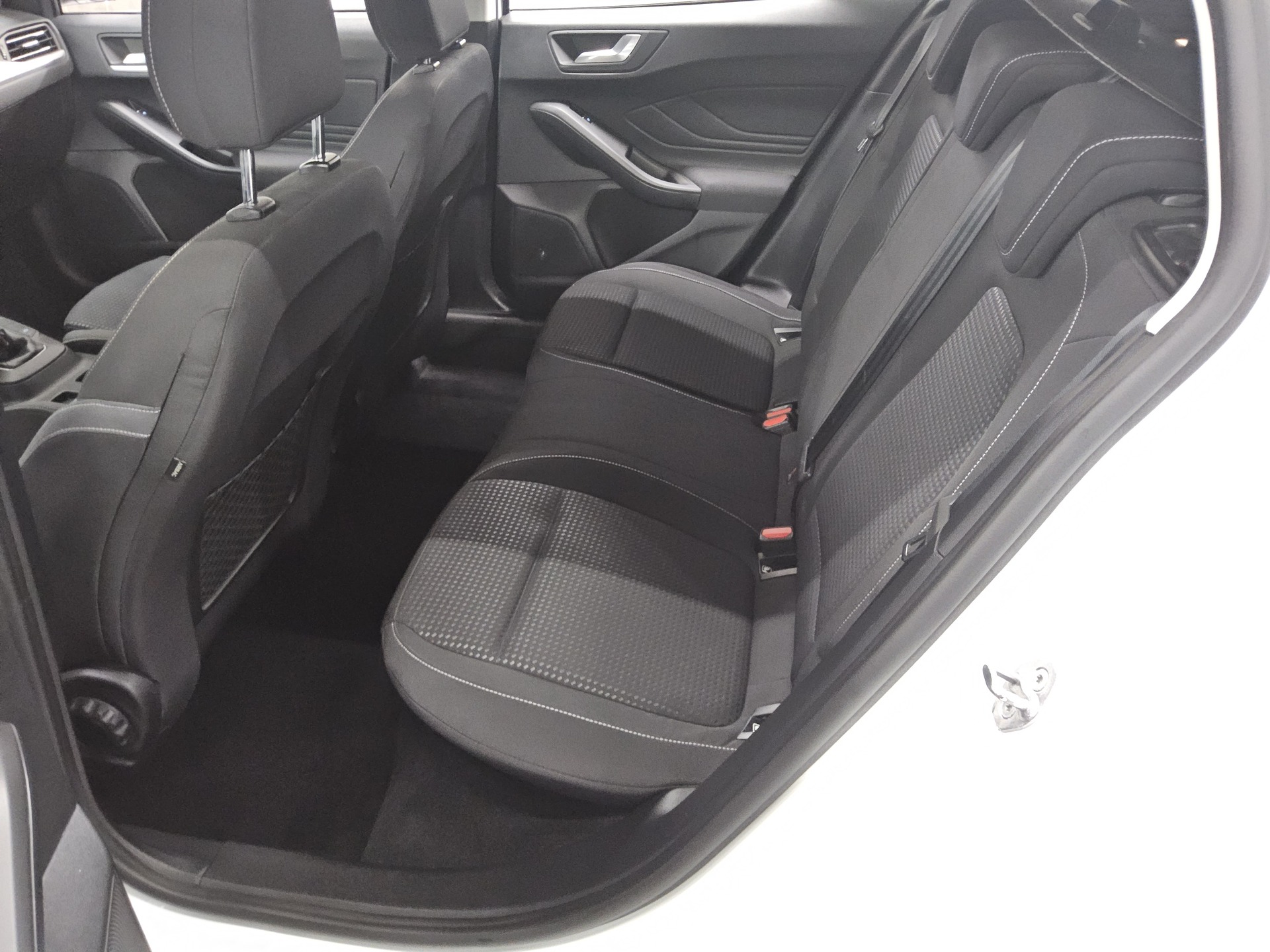 Ford Focus Turnier 1.0 EB Cool&Connect Navi Shz PDC 12