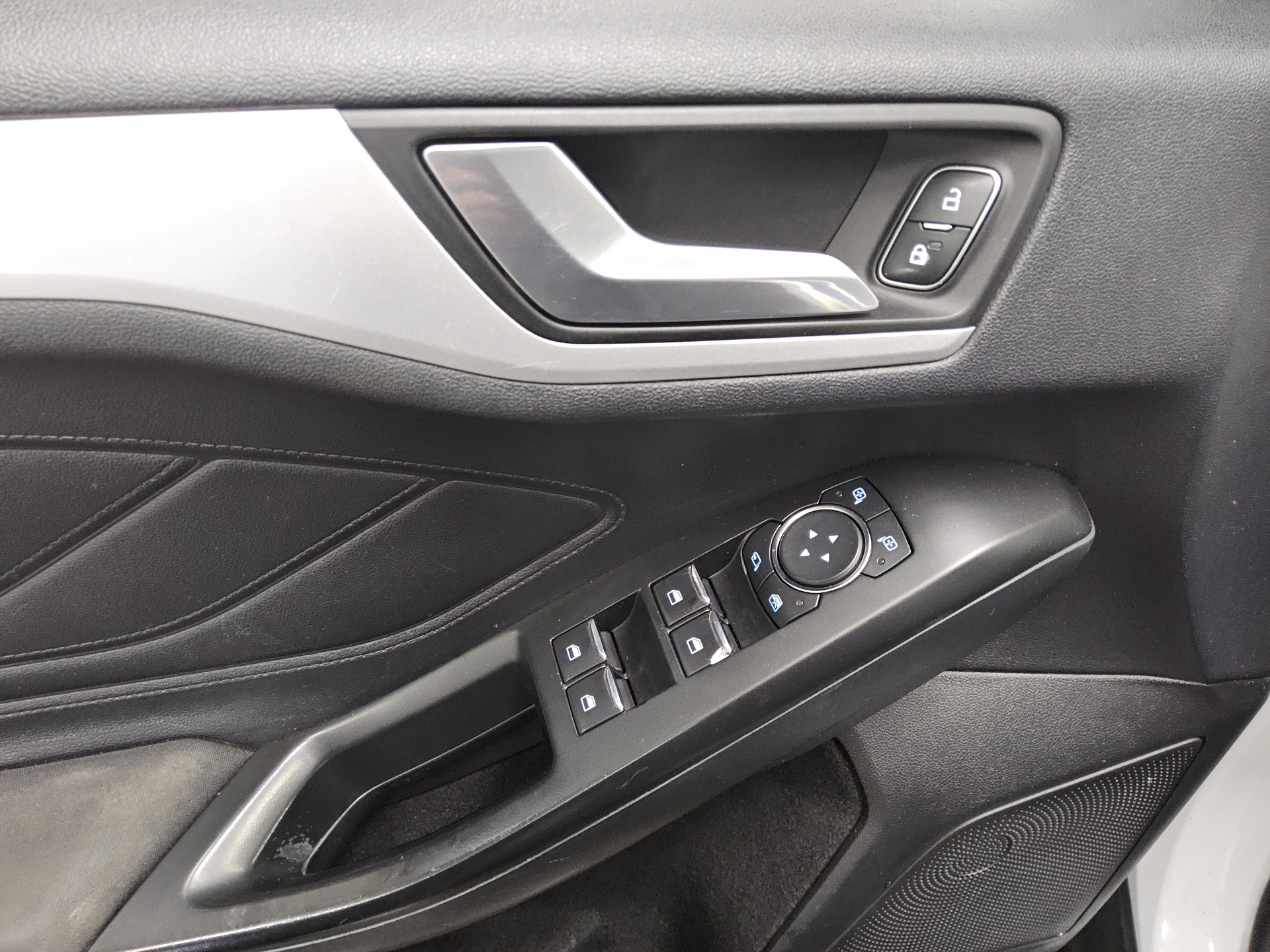 Ford Focus Turnier 1.0 EB Cool&Connect Navi Shz PDC 9