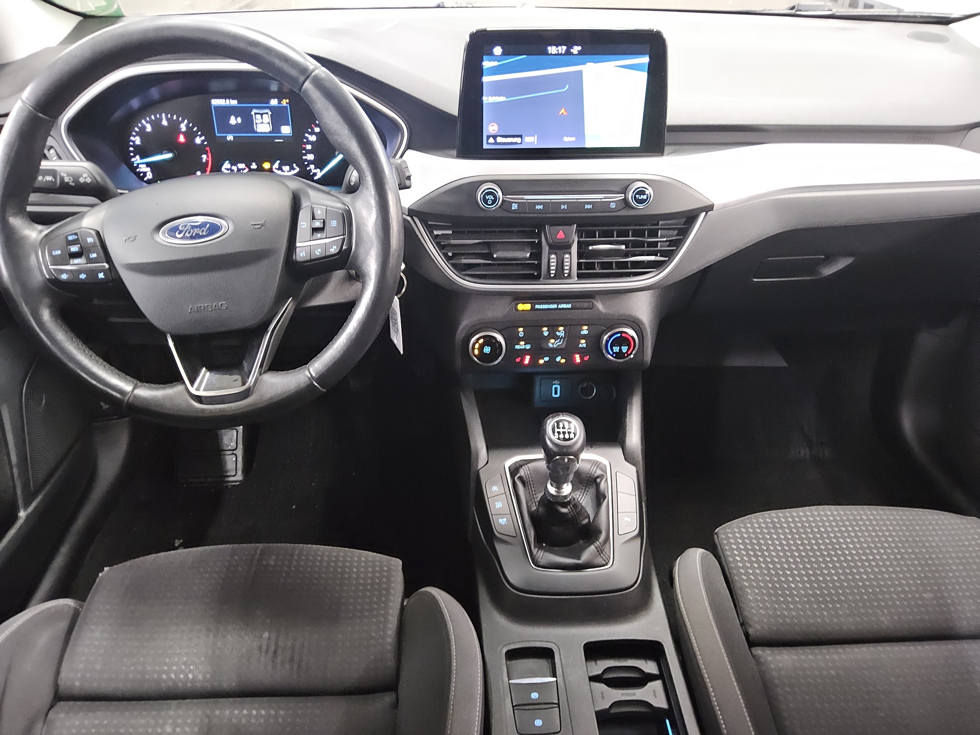 Ford Focus Turnier 1.0 EB Cool&Connect Navi Shz PDC 5