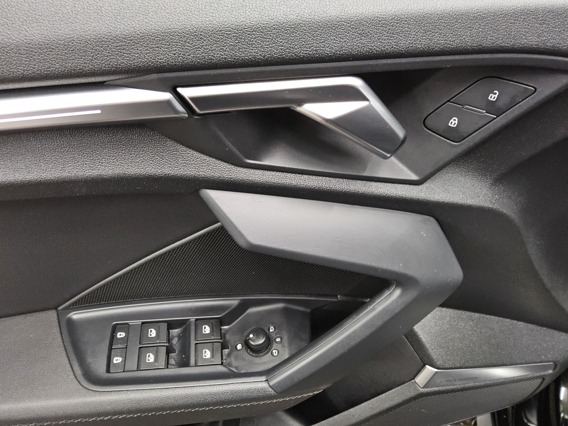 Audi A3 Lim. 35 TFSI 2x S-Line Navi LED vc B&O ACC 10