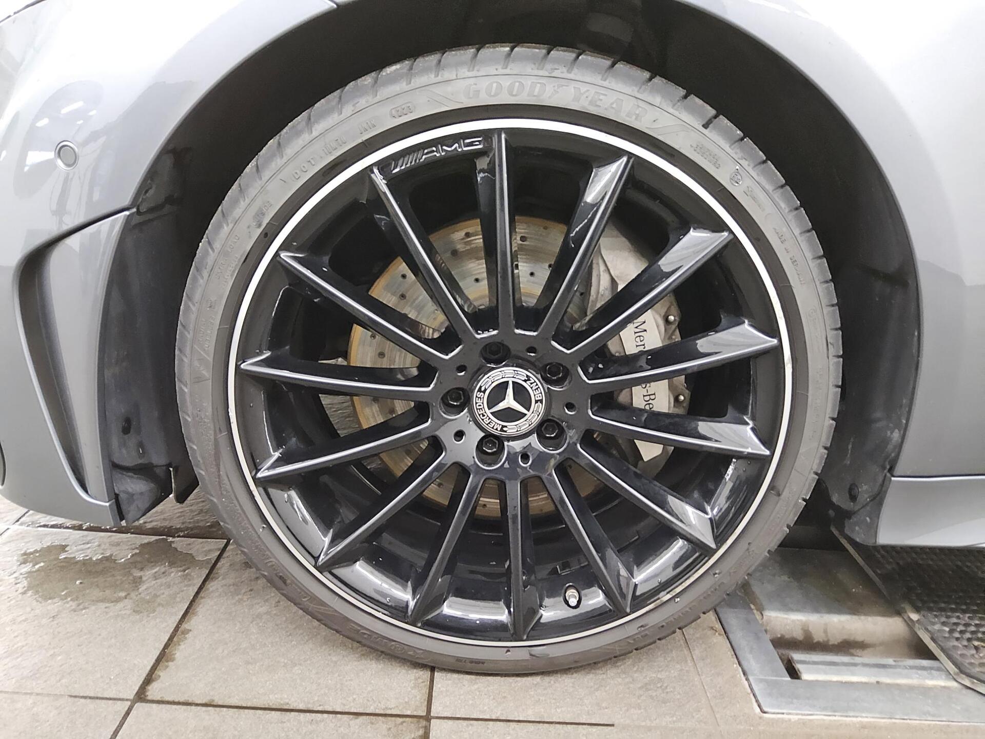 Mercedes-Benz CLS 300 d 4M AMG-Line Navi GSD Burmester HuD RFK 11