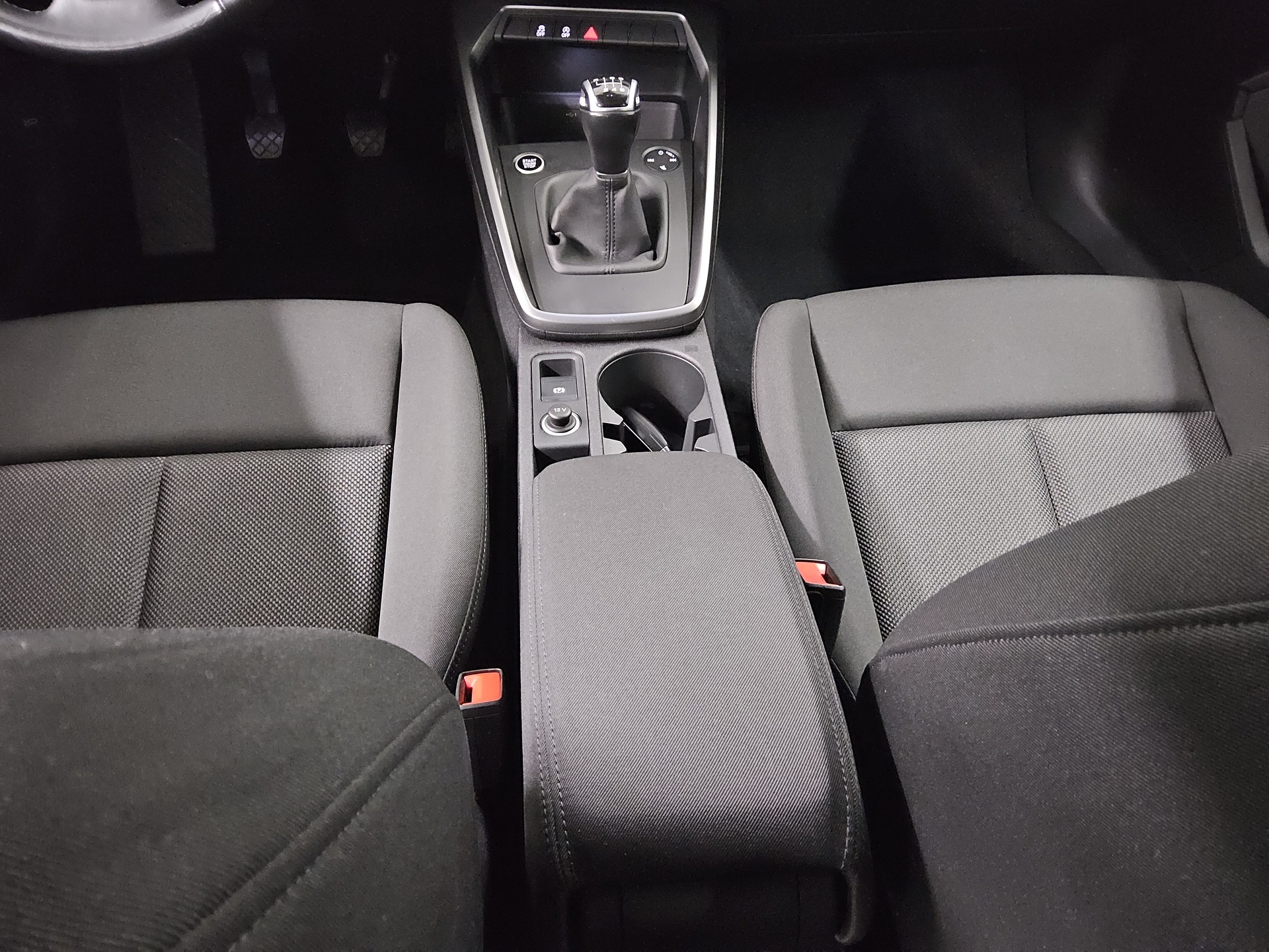 Audi A3 Lim. 30 TFSI advanced LED vc Sound Tempomat 6