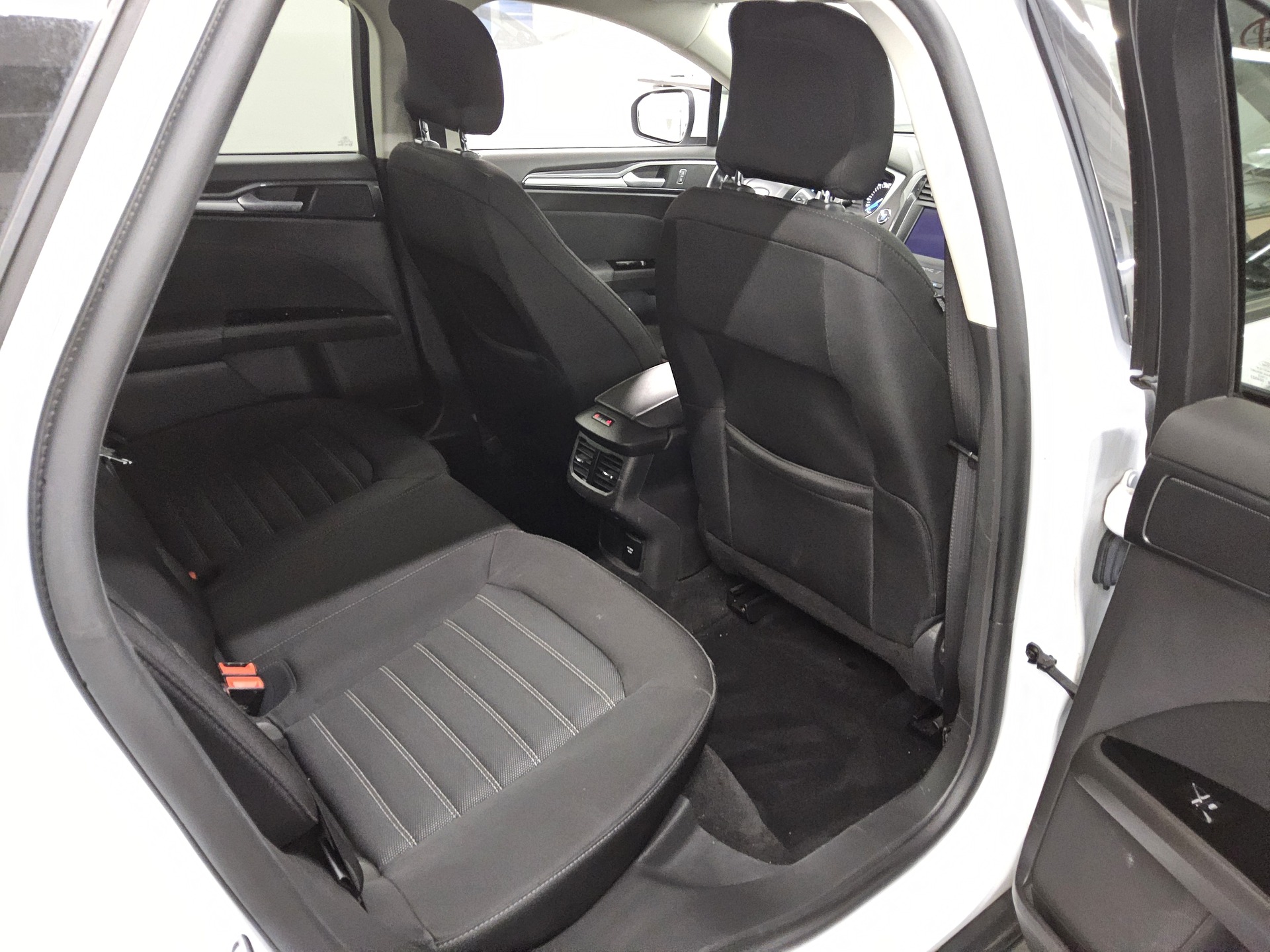 Ford Mondeo Turnier 2.0 EB Trend Navi RFK 4xShz PDC 13