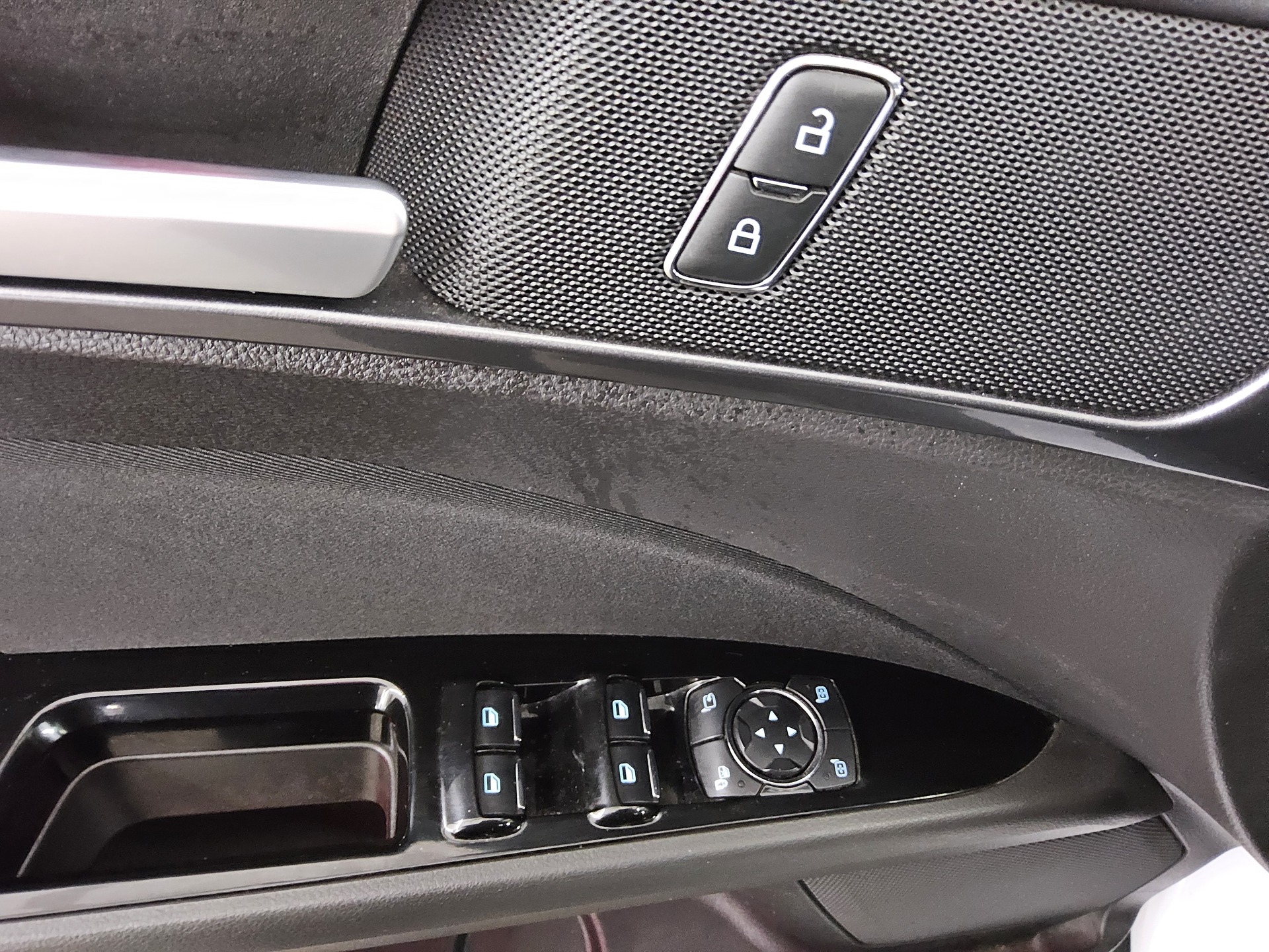 Ford Mondeo Turnier 2.0 EB Trend Navi RFK 4xShz PDC 9