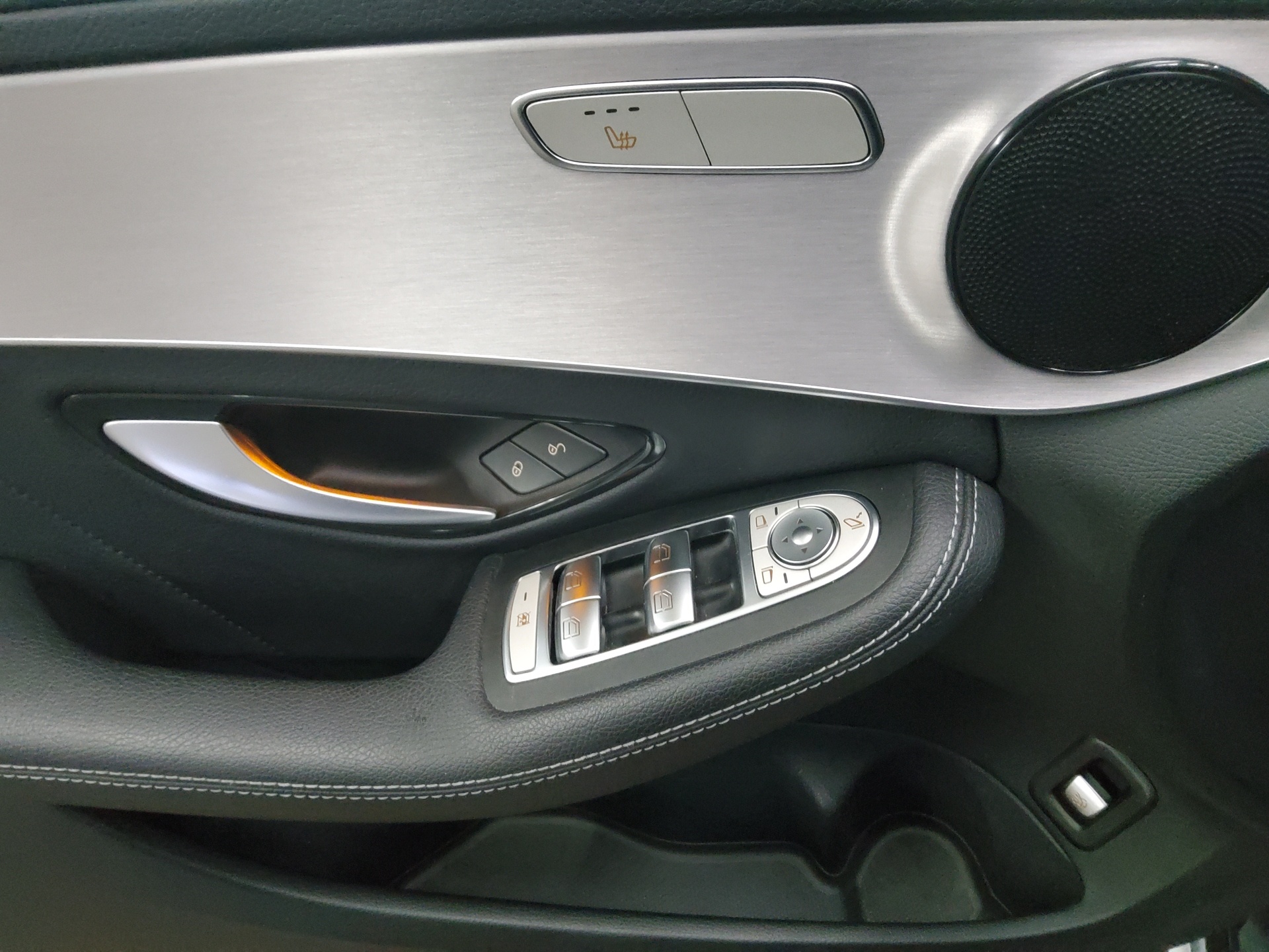 Mercedes-Benz C 300 T de AMG-Line T-Leder Navi LED Distronic+ 9