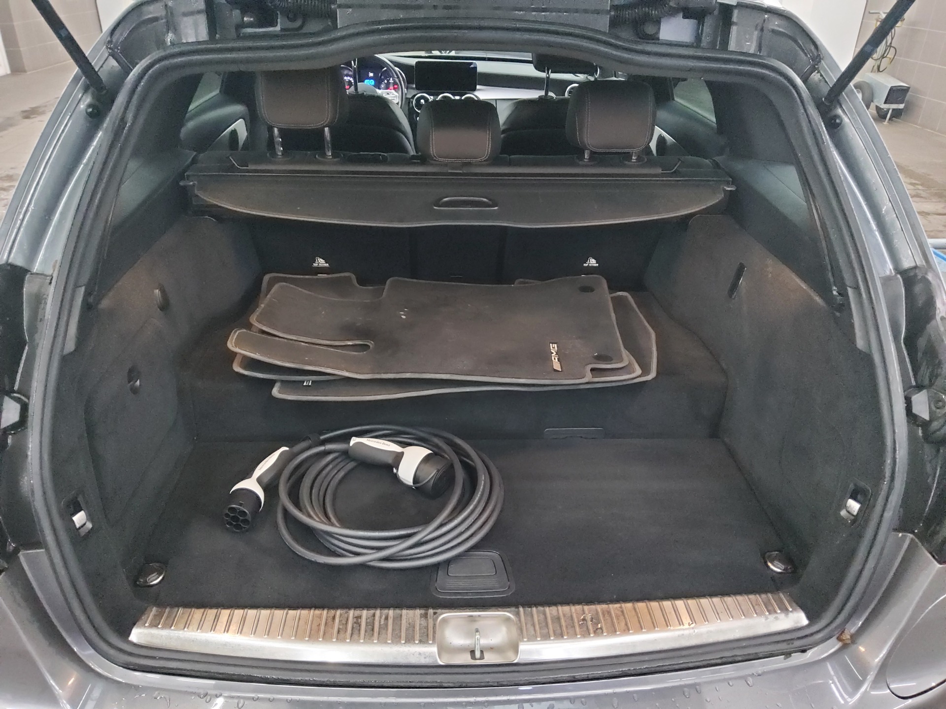 Mercedes-Benz C 300 T de AMG-Line T-Leder Navi LED Distronic+ 12