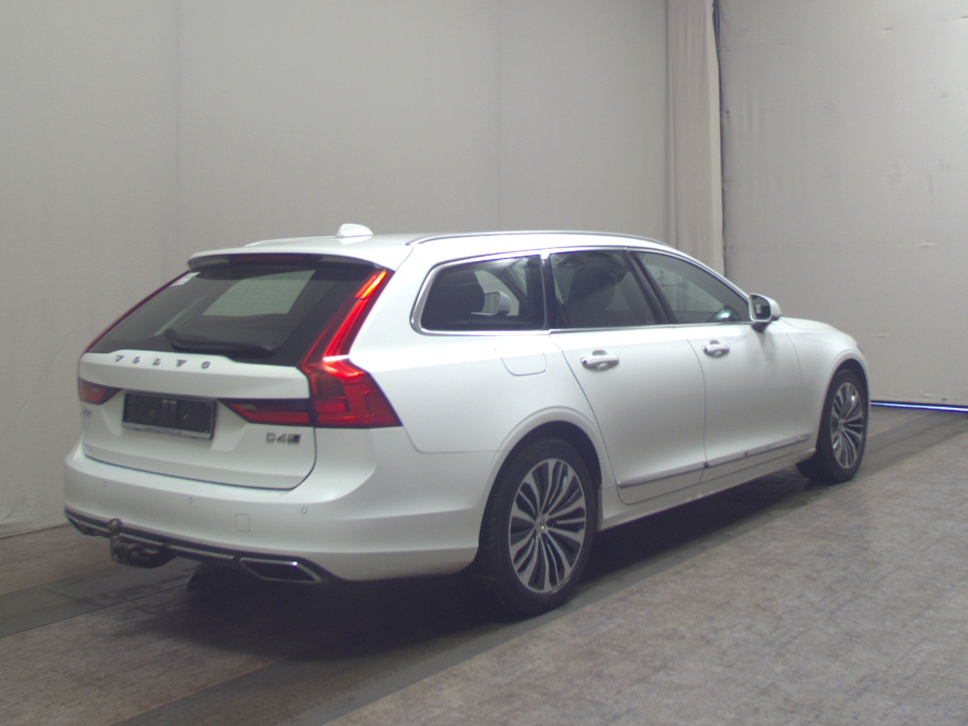 Volvo V90 D4 AWD Inscription Leder Navi LED AHK Memory 4