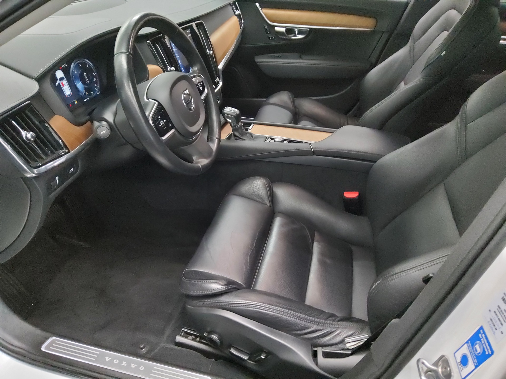 Volvo V90 D4 AWD Inscription Leder Navi LED AHK Memory 9