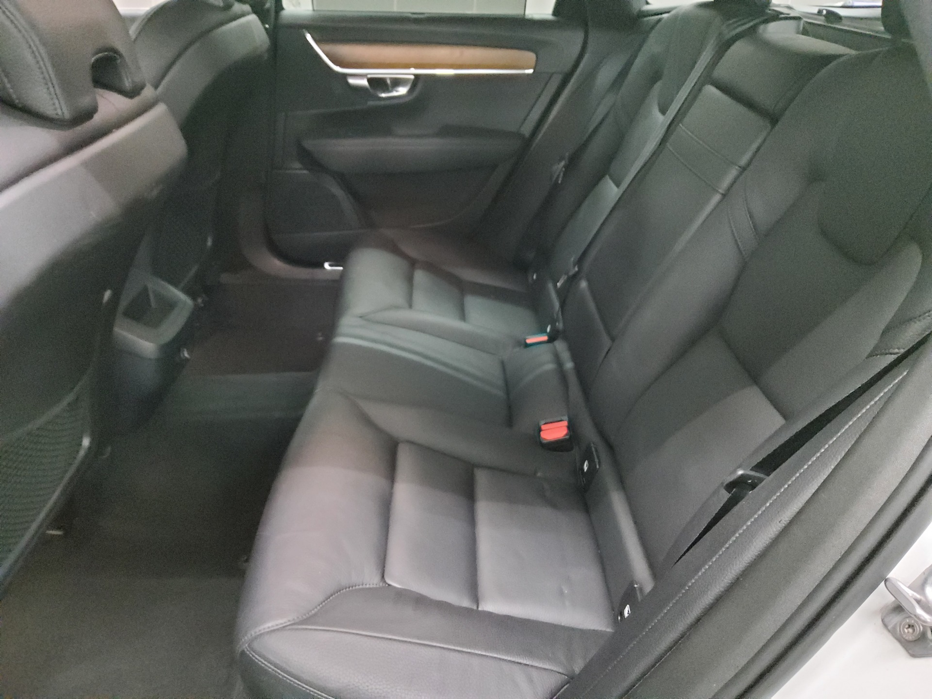 Volvo V90 D4 AWD Inscription Leder Navi LED AHK Memory 13