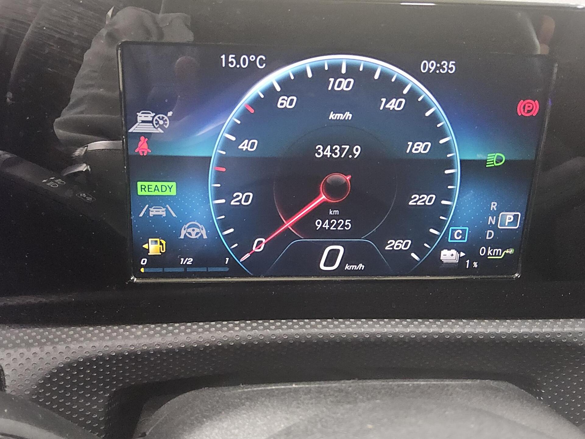 Mercedes-Benz CLA 250 Shooting Brake e AMG-Line Navi LED Pano 8