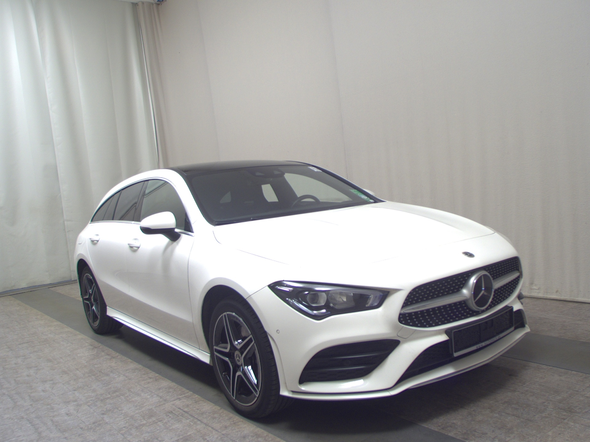 Mercedes-Benz CLA 250 Shooting Brake e AMG-Line Navi LED Pano 3