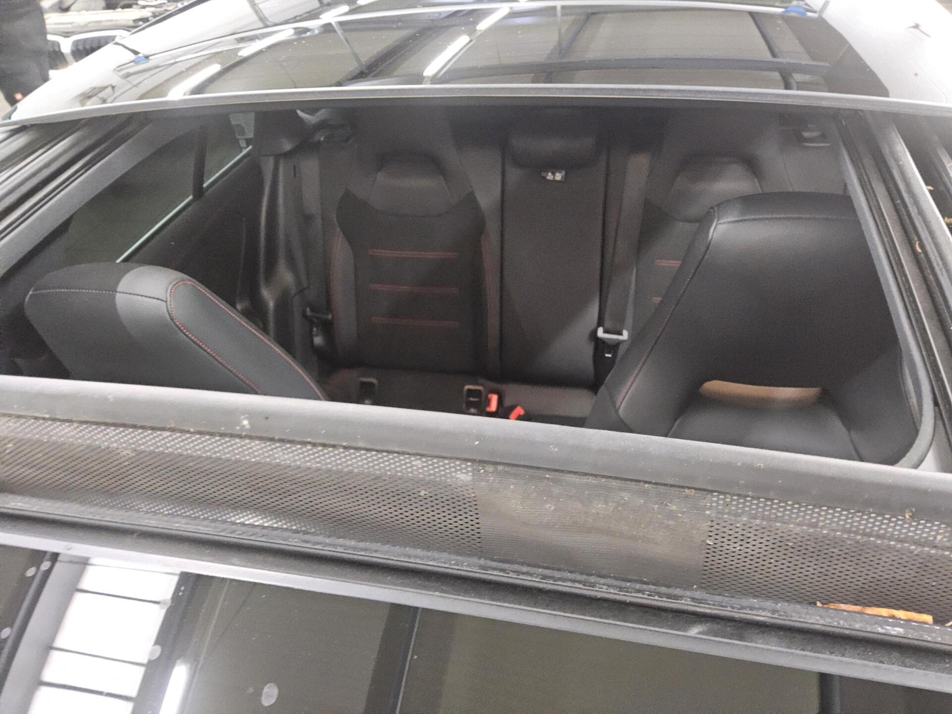 Mercedes-Benz CLA 250 Shooting Brake e AMG-Line Navi LED Pano 12