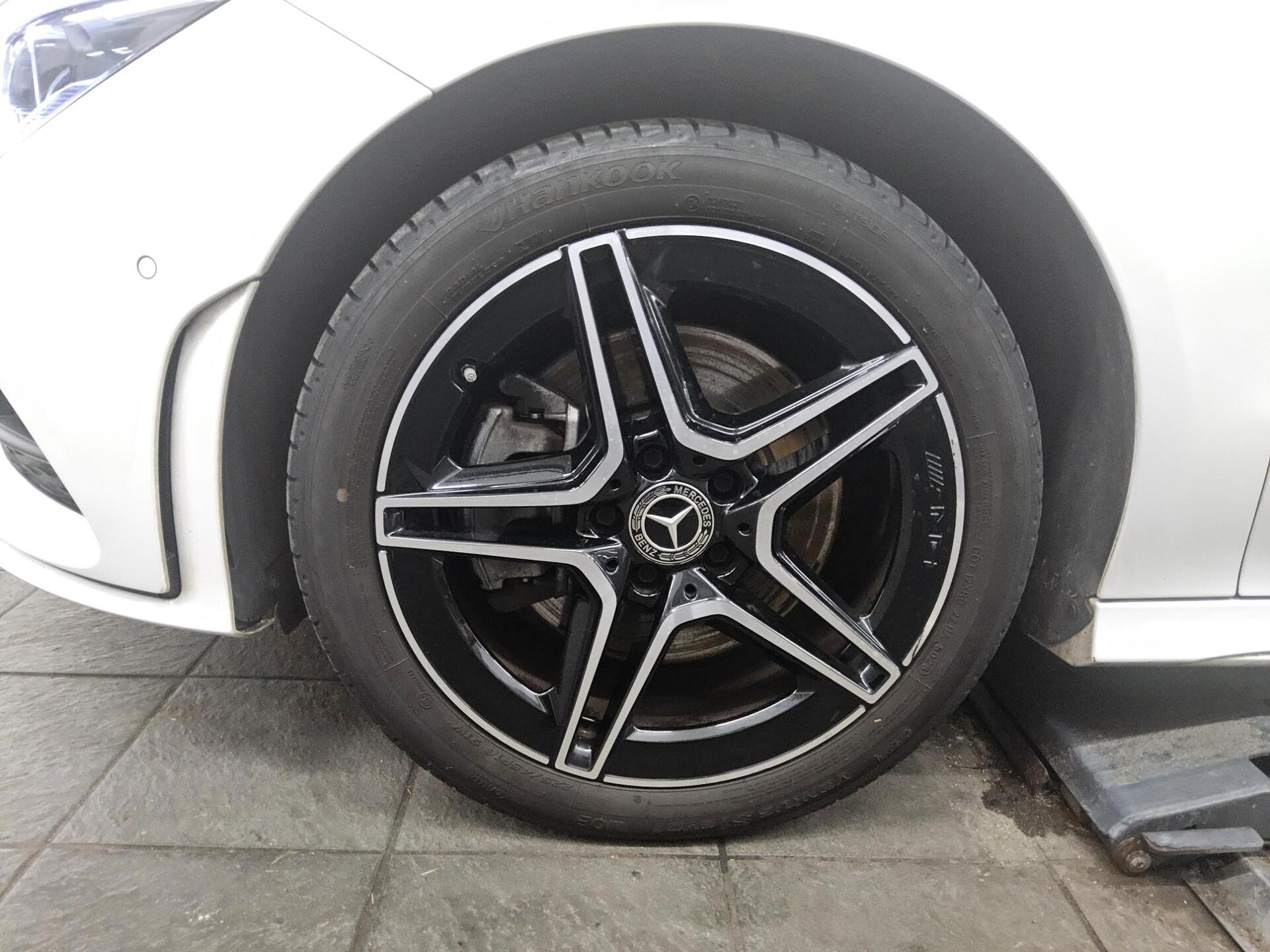 Mercedes-Benz CLA 250 Shooting Brake e AMG-Line Navi LED Pano 11