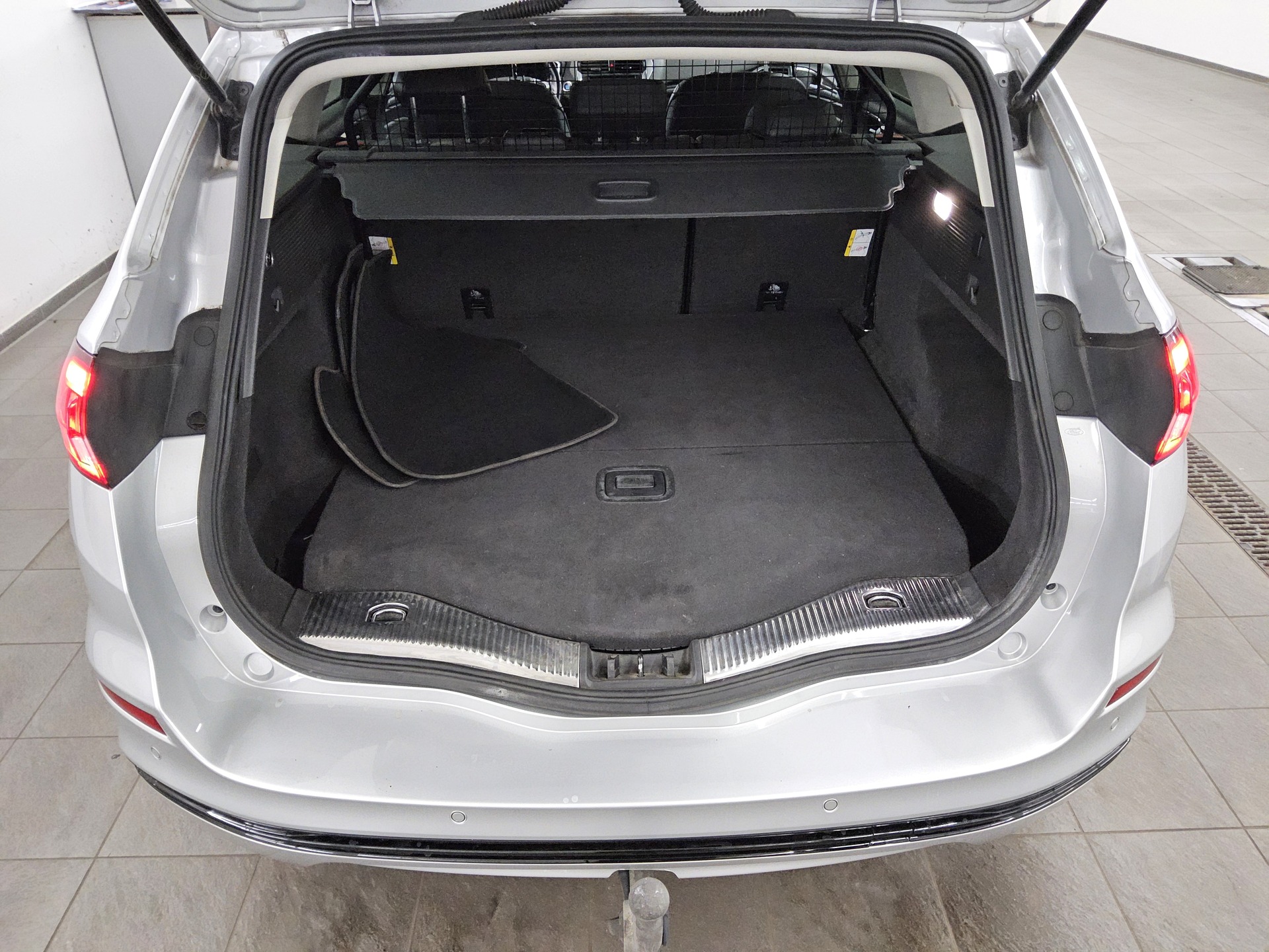 Ford Mondeo Turnier 2.0 EB Titanium Leder Nav LED AHK 11