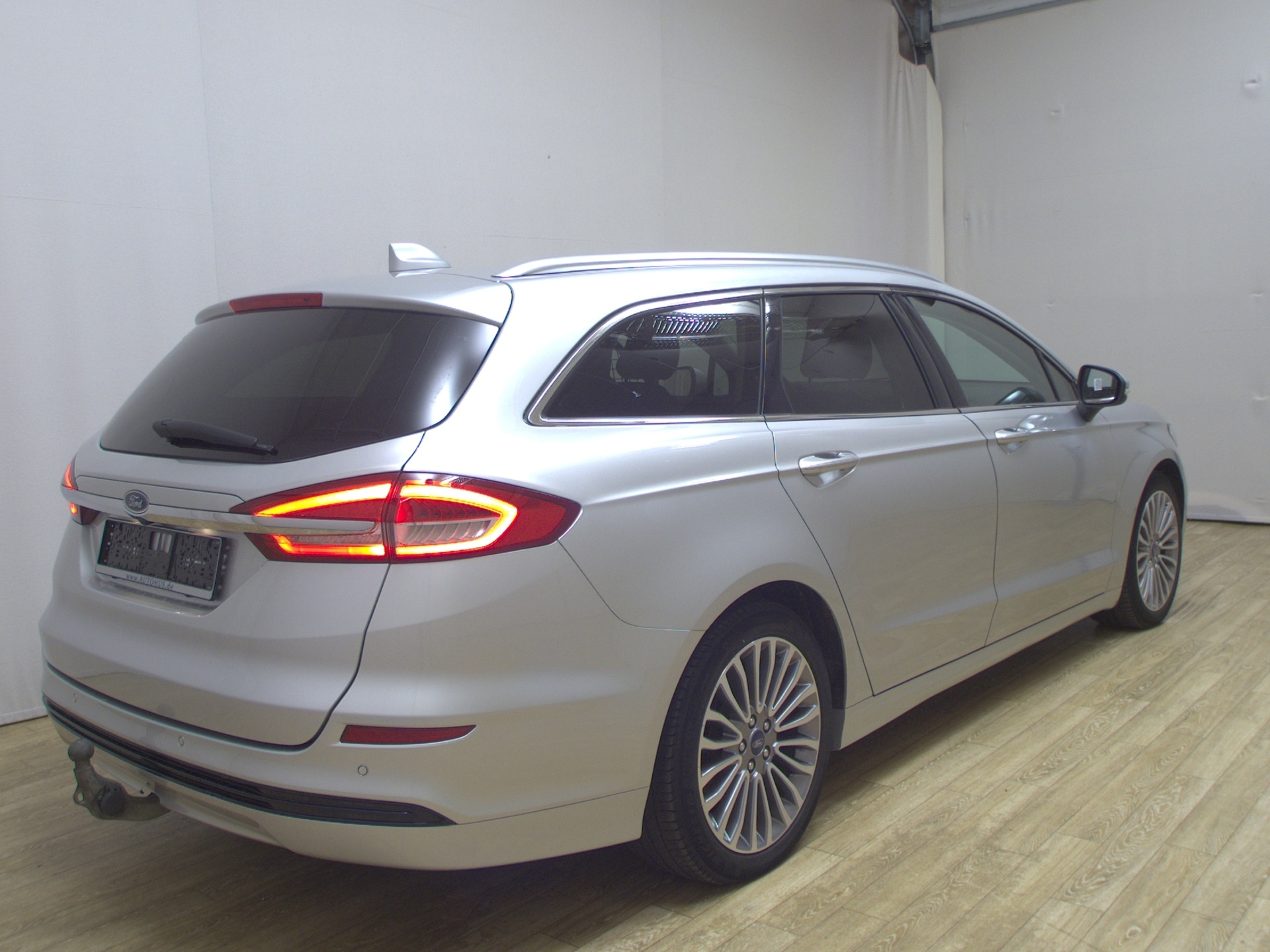 Ford Mondeo Turnier 2.0 EB Titanium Leder Nav LED AHK 4