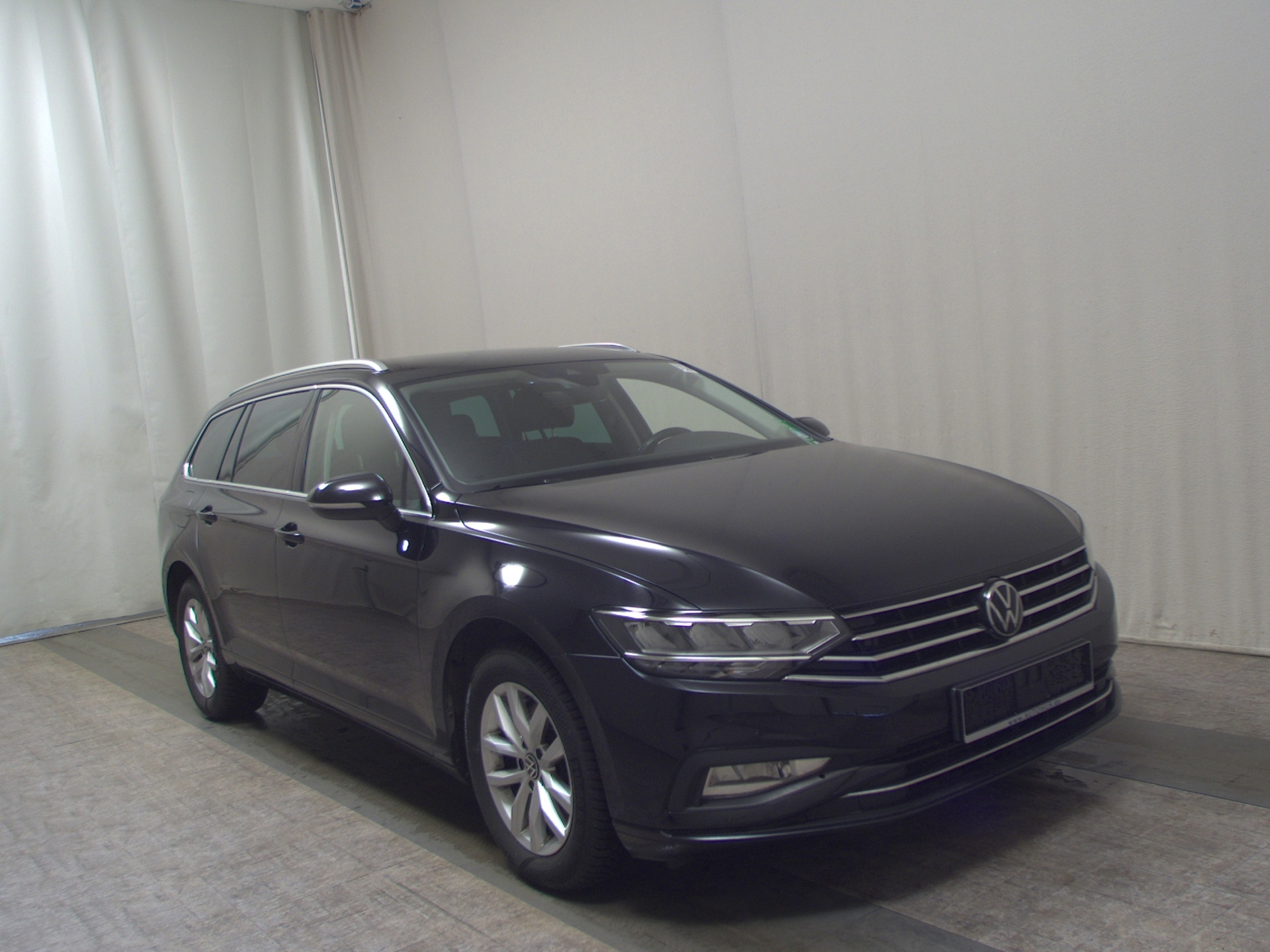 Volkswagen Passat Var. 2.0 TDI Business Navi LED AID RFK 3