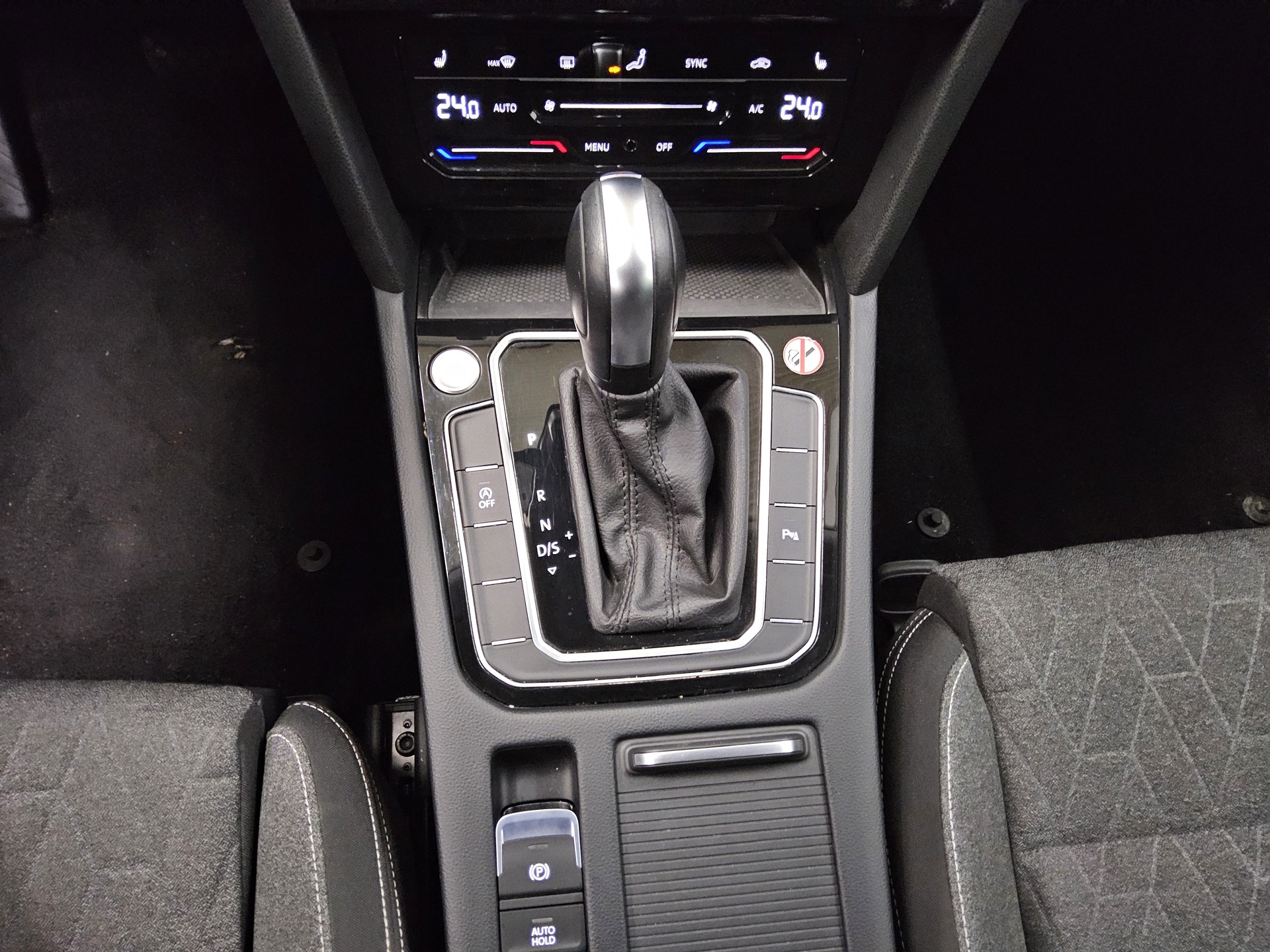 Volkswagen Passat Var. 2.0 TDI Business Navi LED AID RFK 6