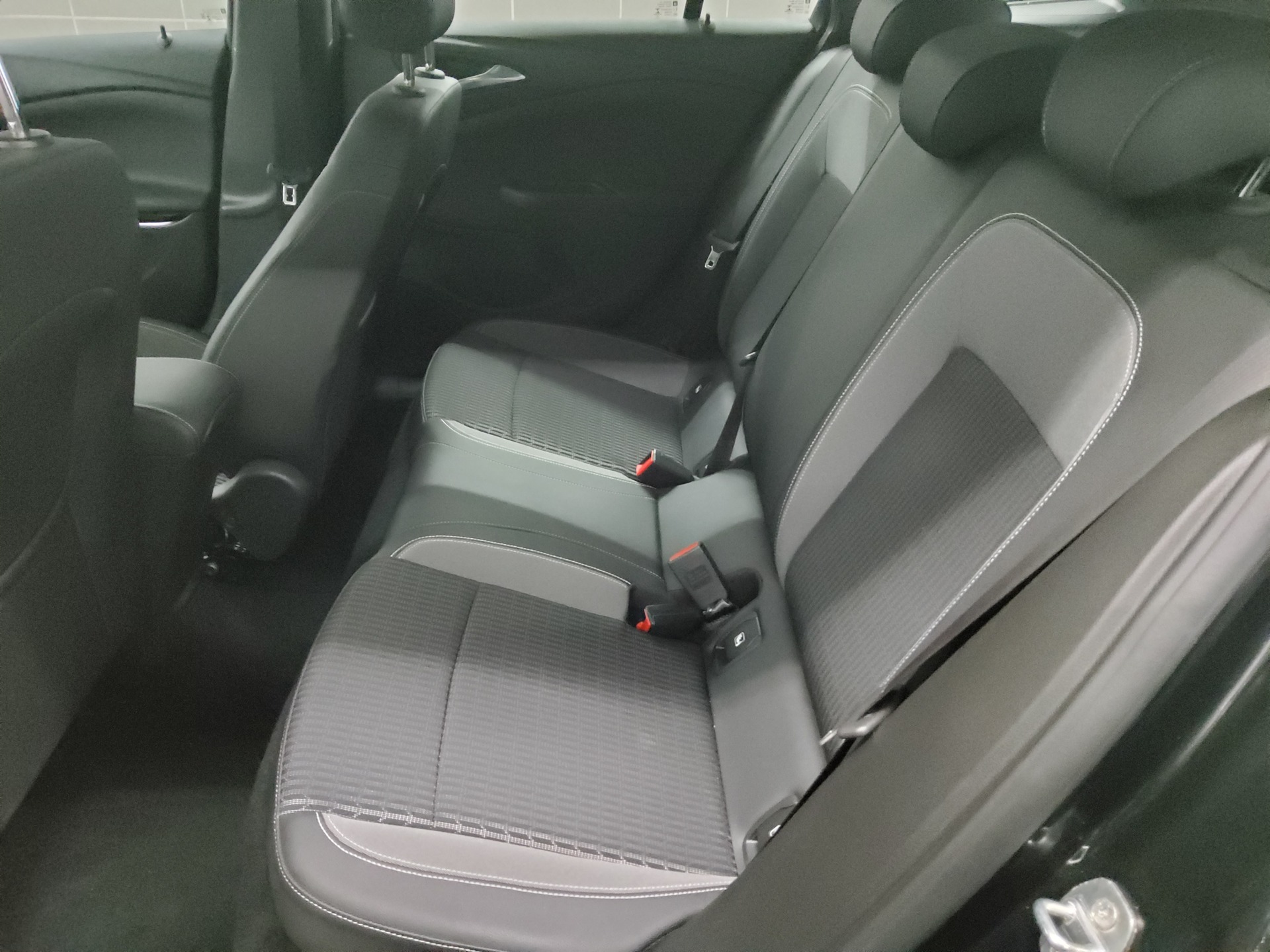 Opel Astra ST 1.2 Turbo Elegance T-Leder Navi RfK Shz 12