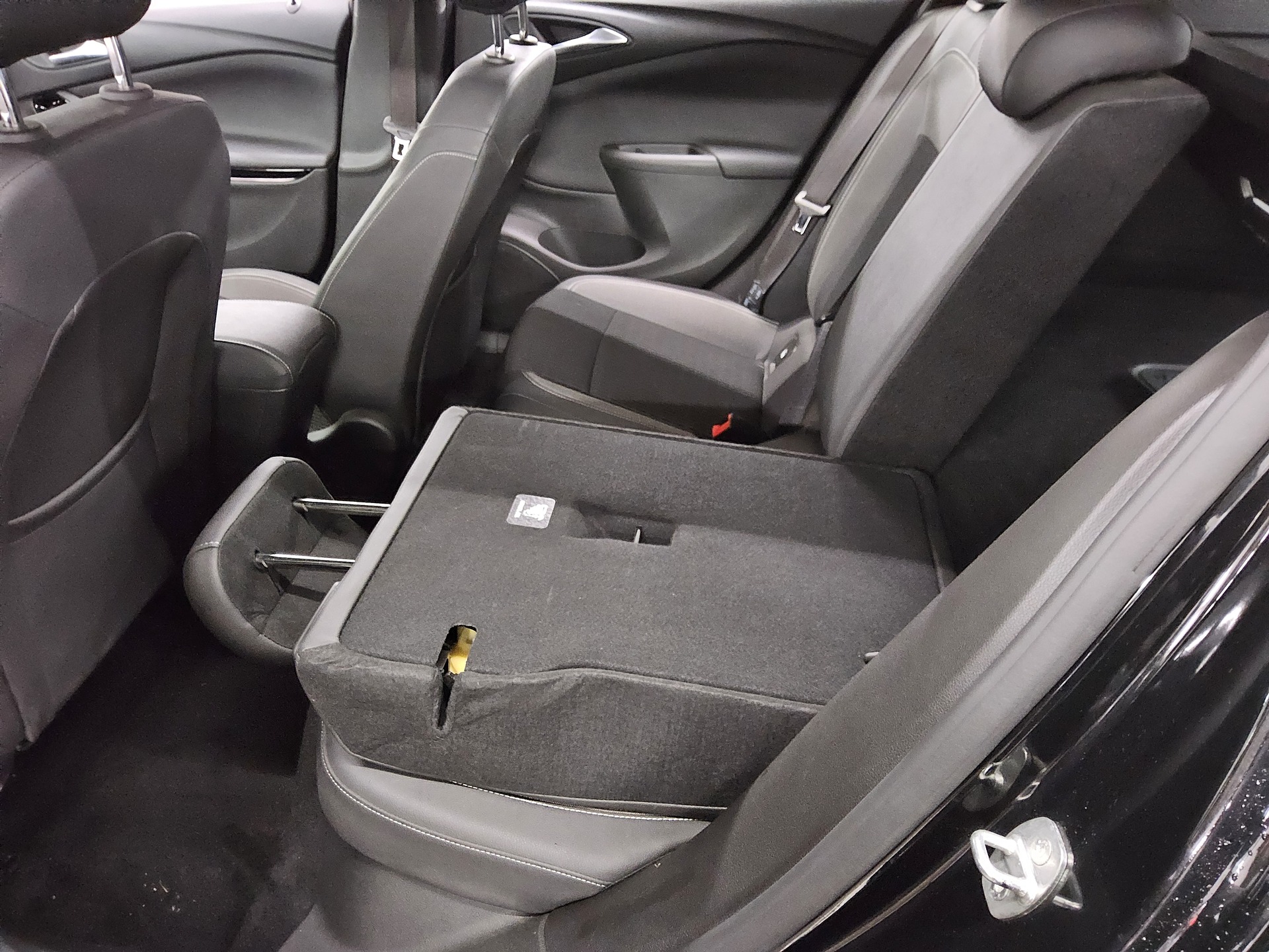 Opel Astra ST 1.5 D Business Ed. T-Leder Navi LED PDC 12