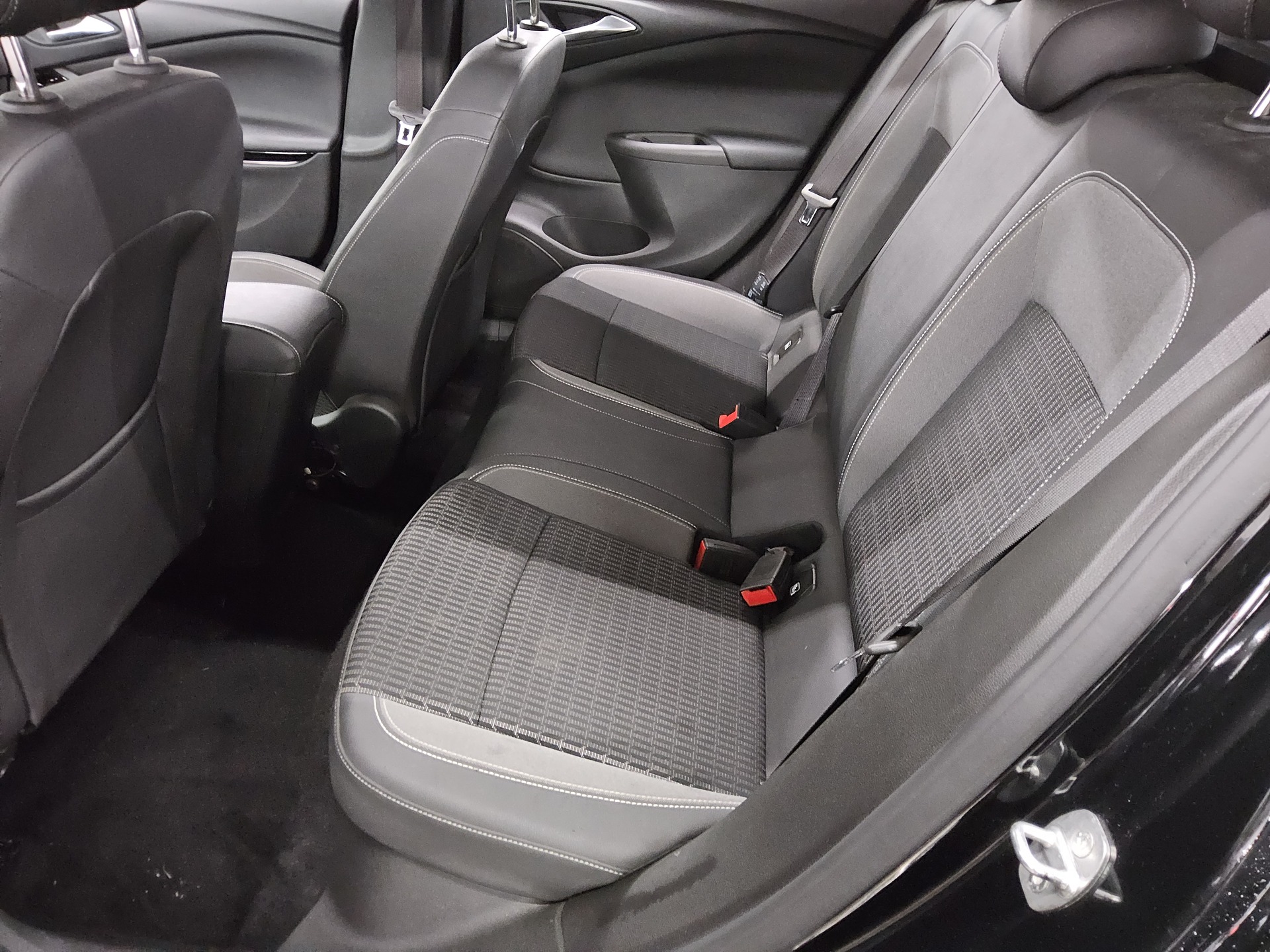 Opel Astra ST 1.5 D Business Ed. T-Leder Navi LED PDC 13