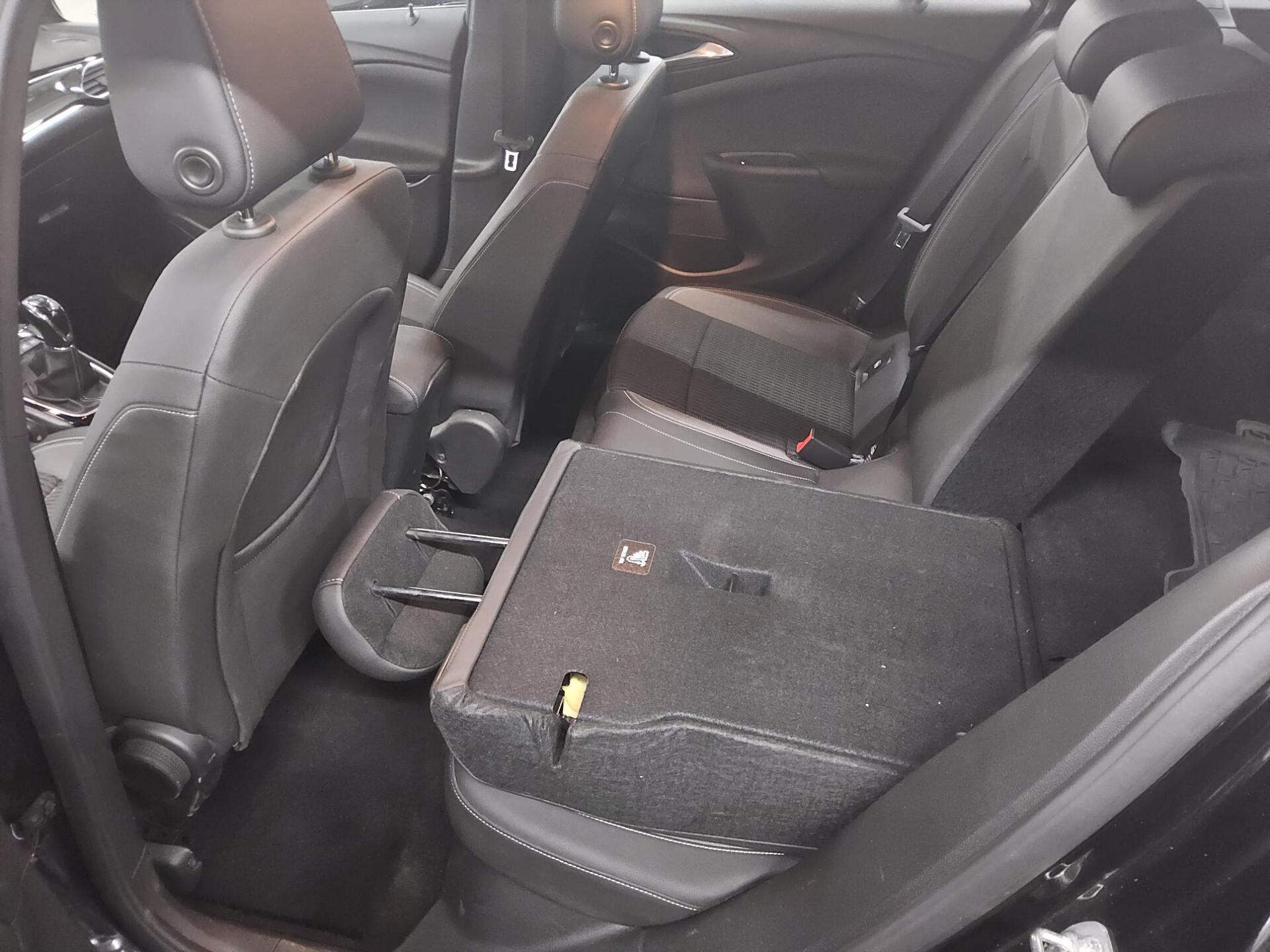 Opel Astra ST 1.5 D Elegance T-Leder Navi PDC LED 12