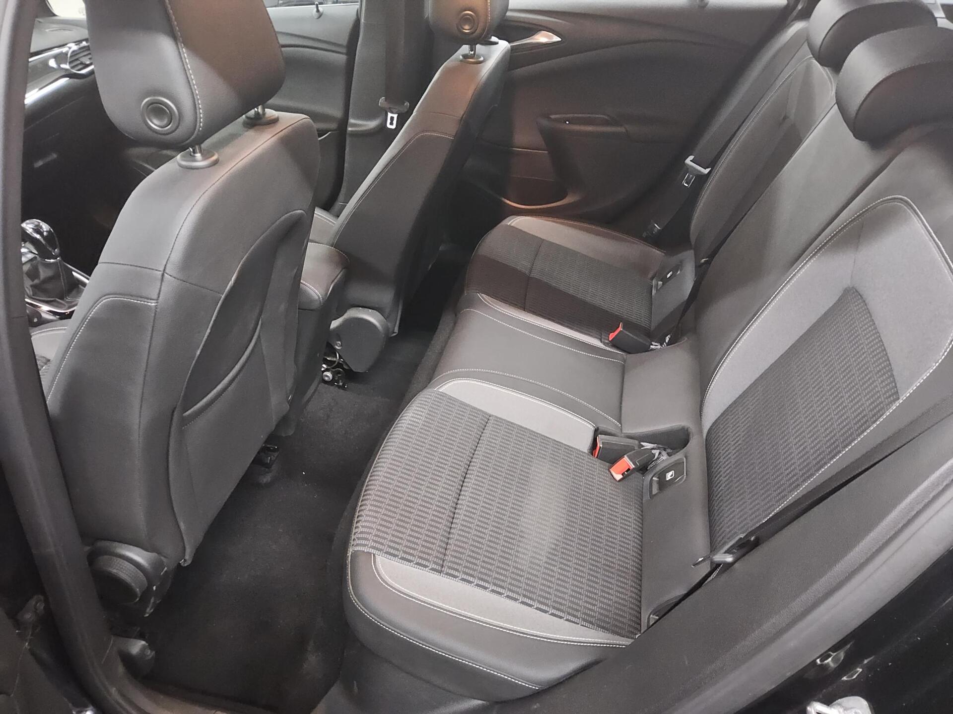 Opel Astra ST 1.5 D Elegance T-Leder Navi PDC LED 13