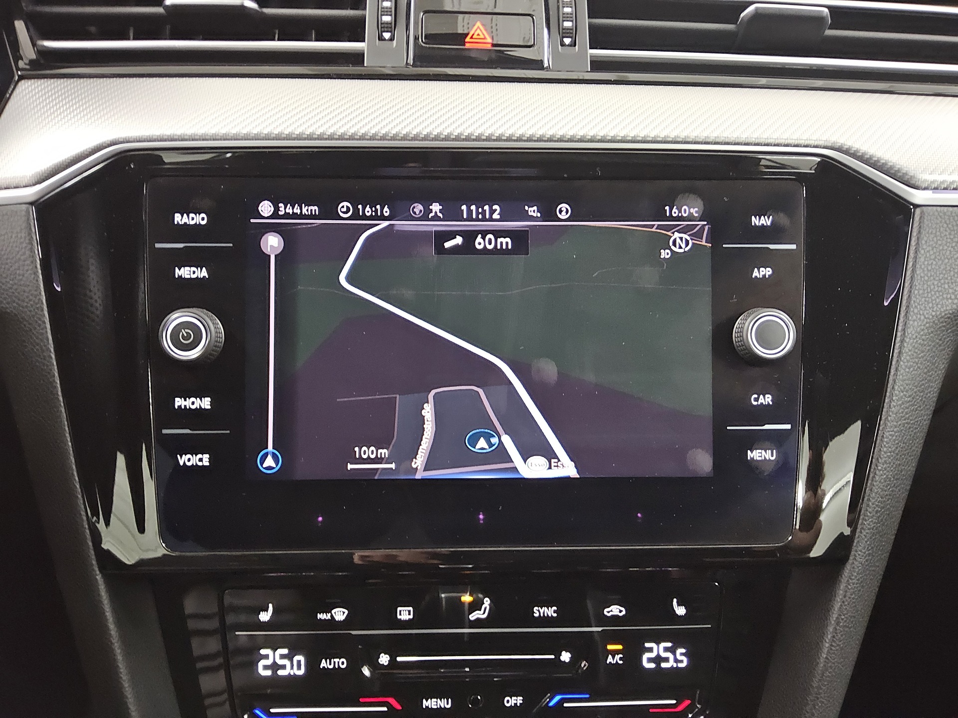 Volkswagen Passat Var. 2.0 TDI R-Line Leder Navi Matrix AHK 7