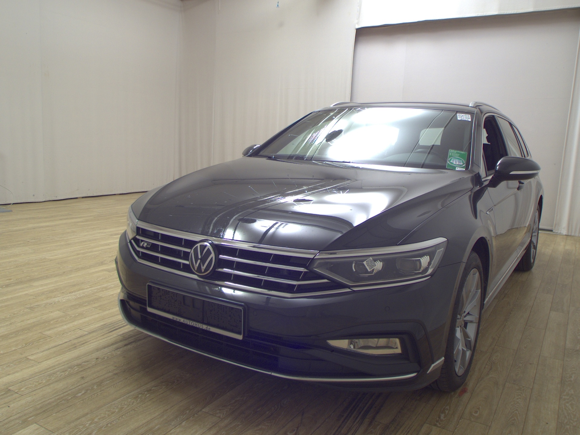 Volkswagen Passat Var. 2.0 TDI R-Line Leder Navi Matrix AHK 2