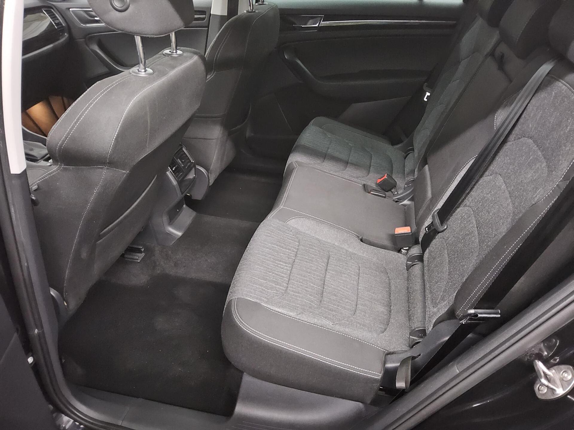 Skoda Kodiaq 2.0 TDI 4x4 Style Navi LED RfK AHK ACC 13