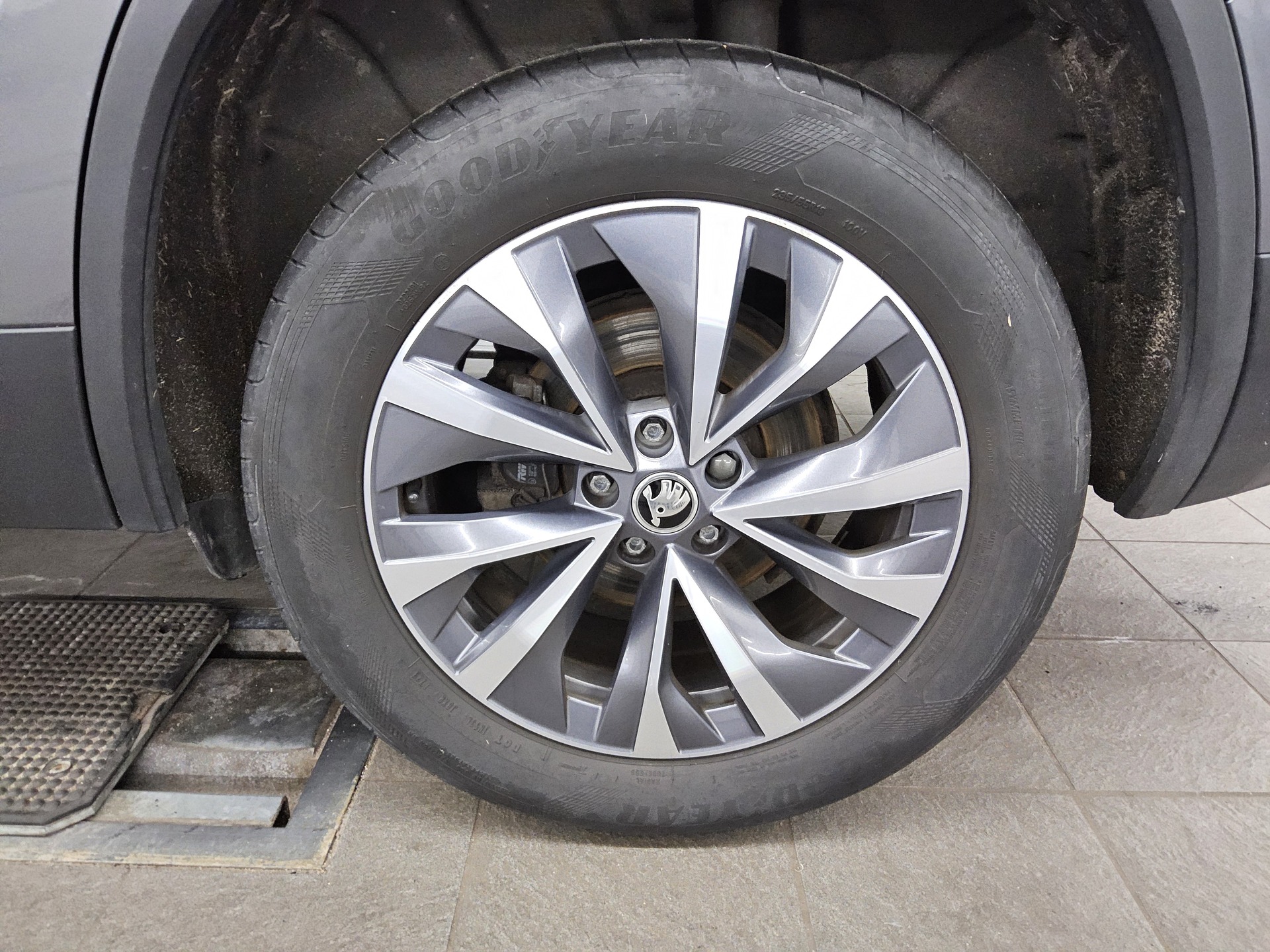 Skoda Kodiaq 2.0 TDI Ambition Nav vc LED AHK ACC StHzg 11