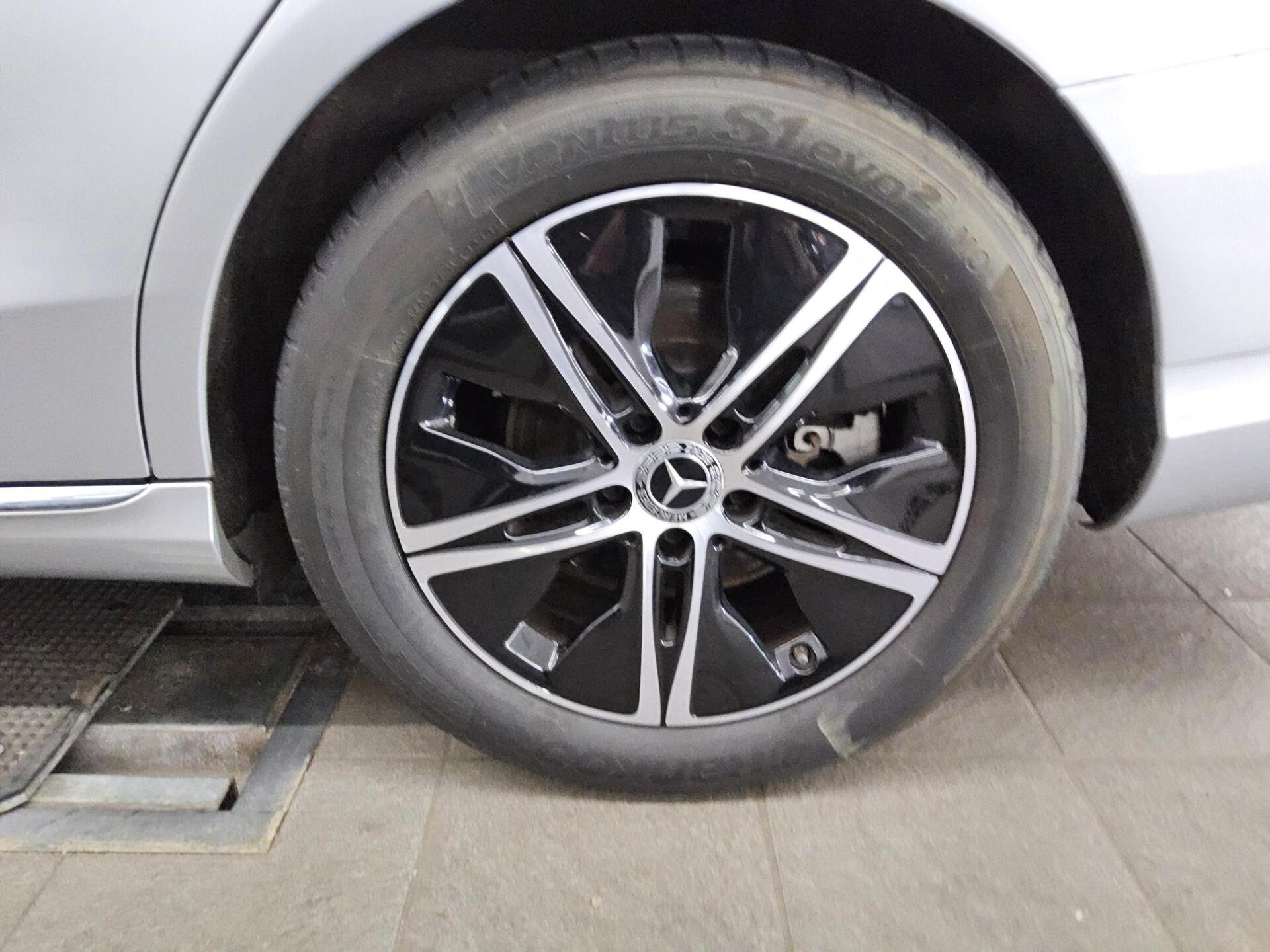 Mercedes-Benz C 200 T Avantgarde Navi LED PDC SHZ 10