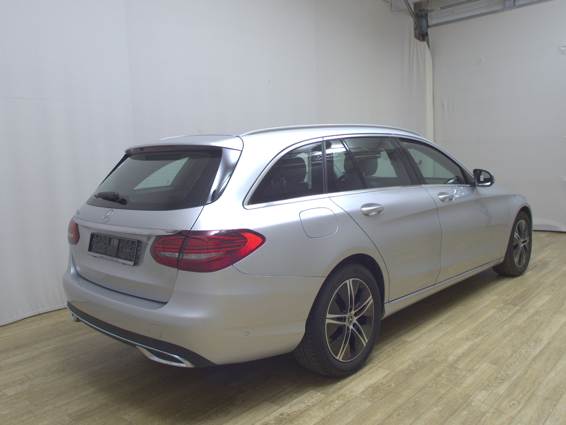 Mercedes-Benz C 200 T Avantgarde Navi LED PDC SHZ 4