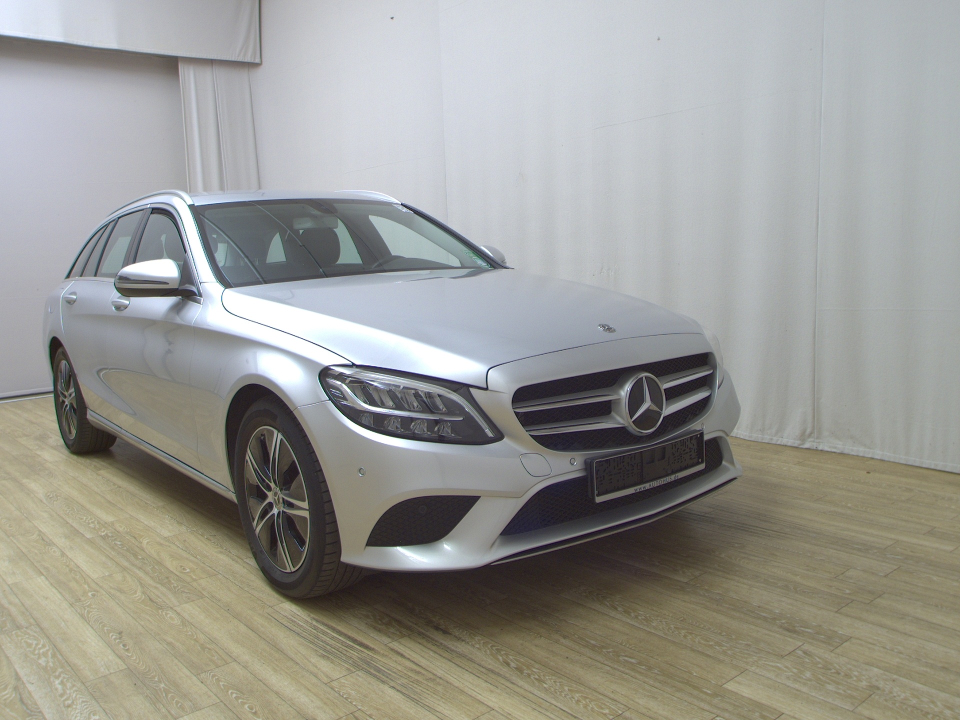 Mercedes-Benz C 200 T Avantgarde Navi LED PDC SHZ 3