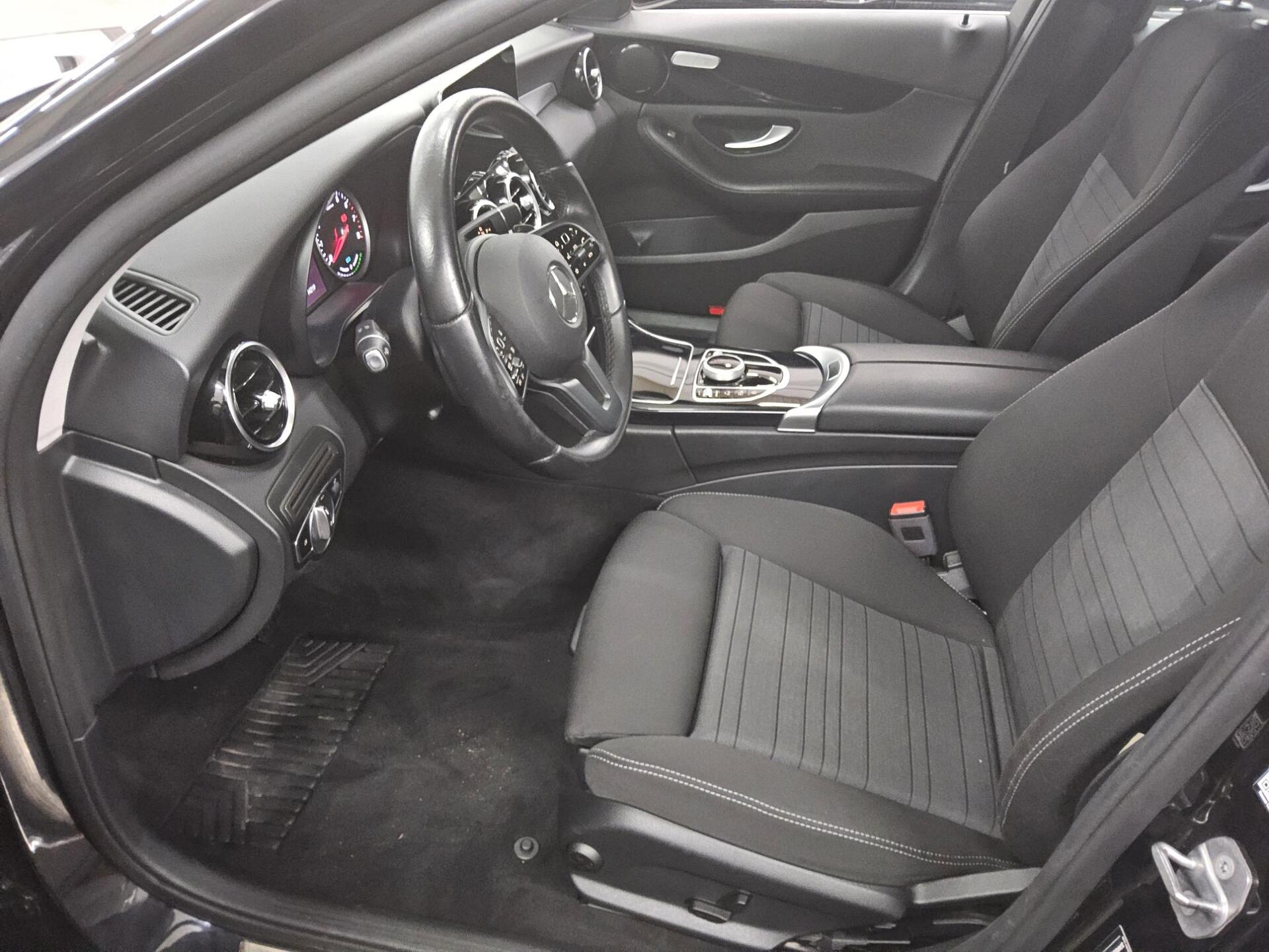 Mercedes-Benz C 300 Avantgarde LED Shz Tempomat 8