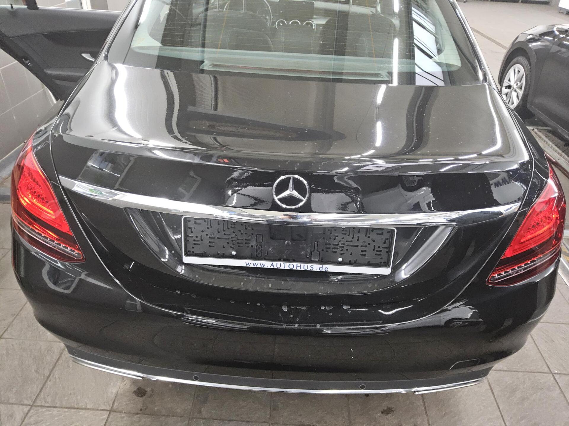 Mercedes-Benz C 300 Avantgarde LED Shz Tempomat 12