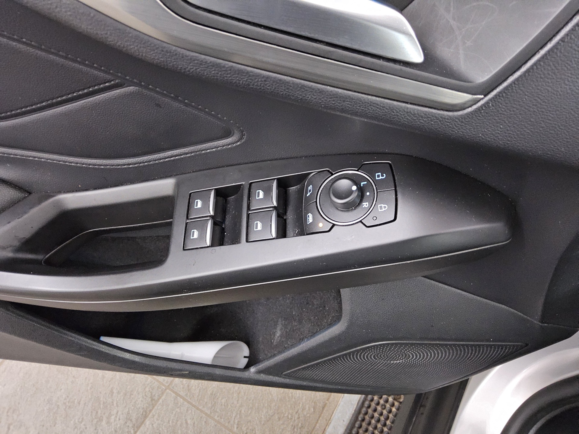 Ford Focus Turnier 1.0 EB Titanium Navi LED RFK Shz 9