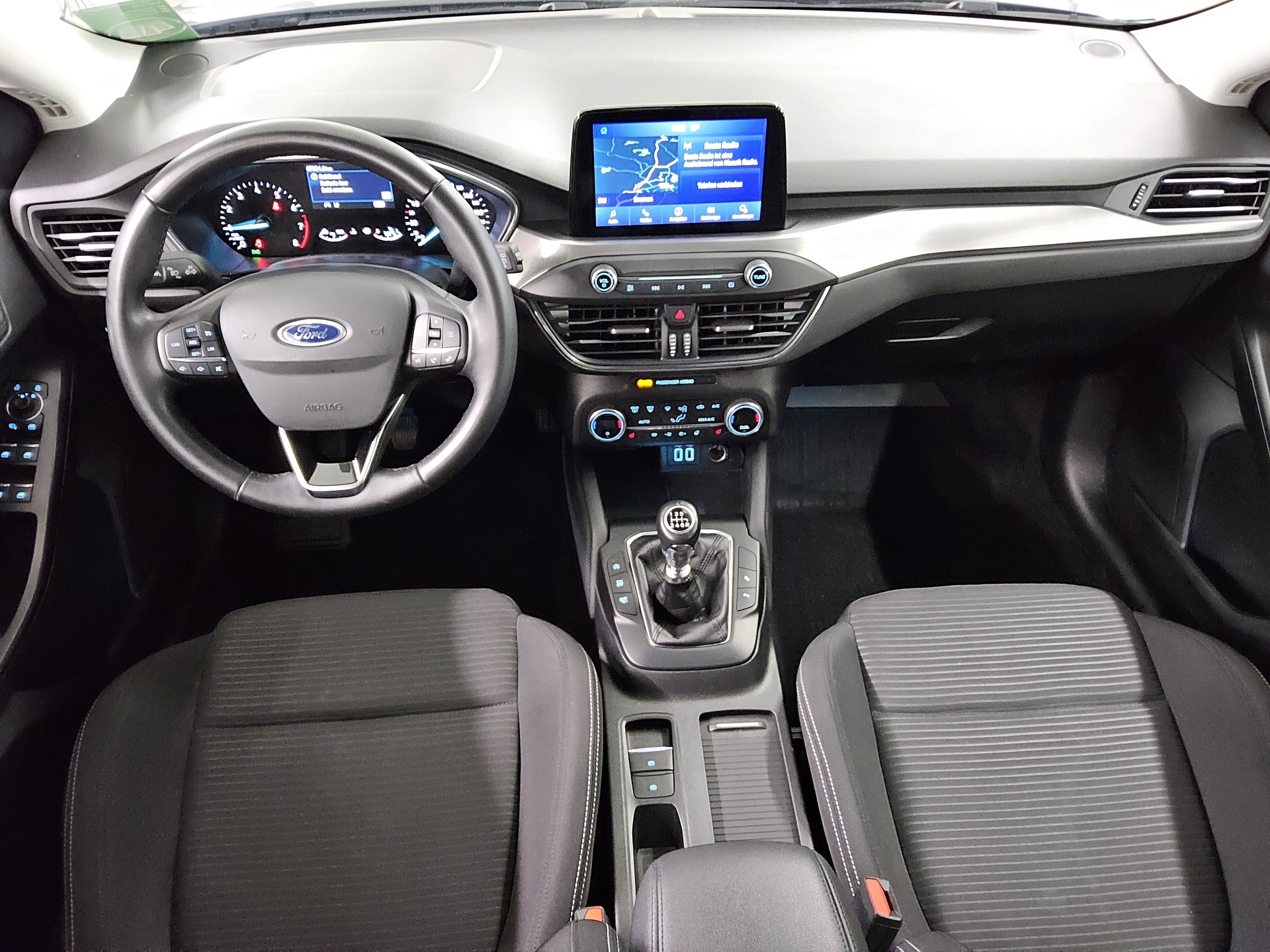 Ford Focus Turnier 1.0 EB Titanium Navi LED Kamera 5