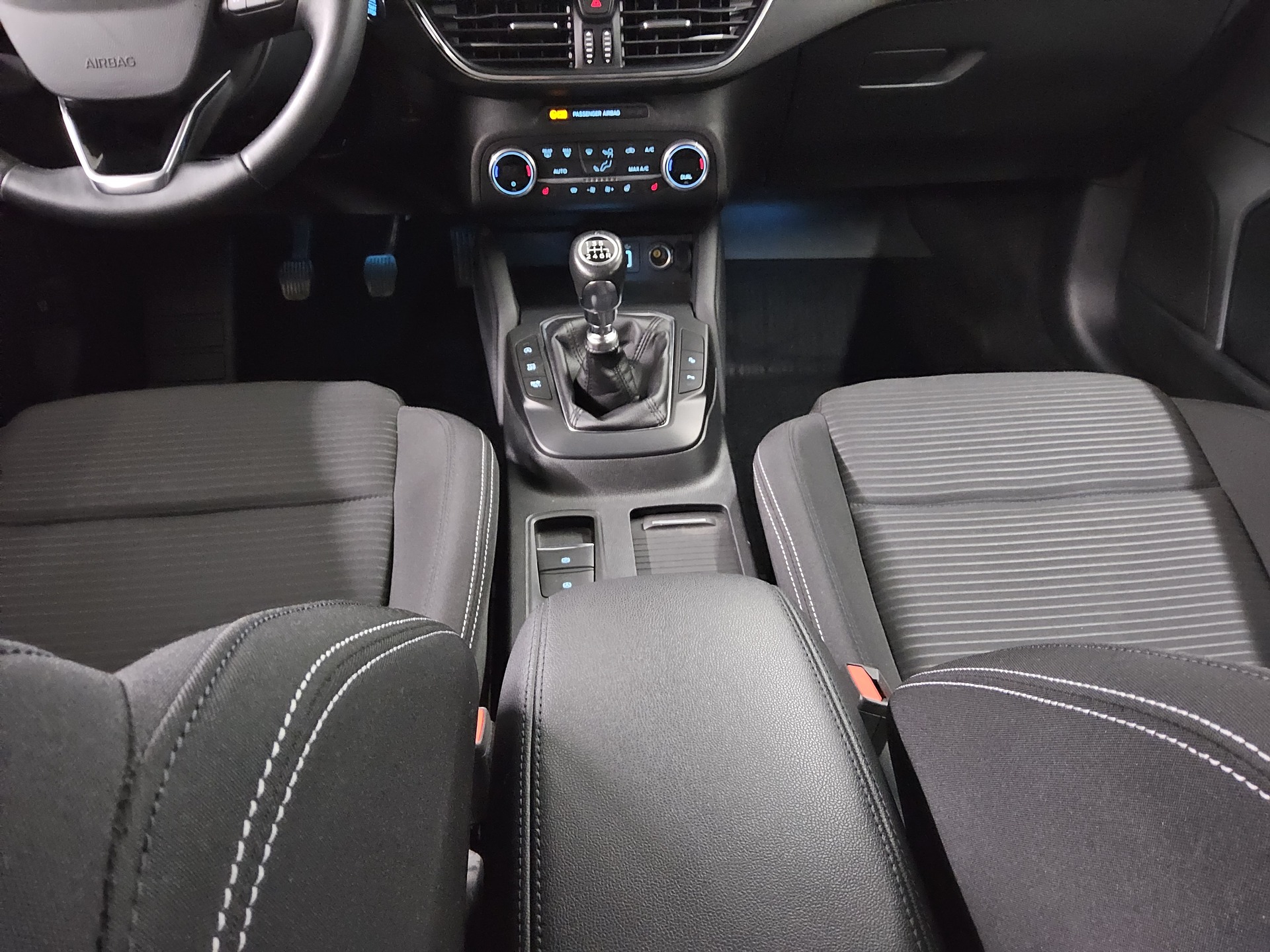 Ford Focus Turnier 1.0 EB Titanium Navi LED Kamera 6