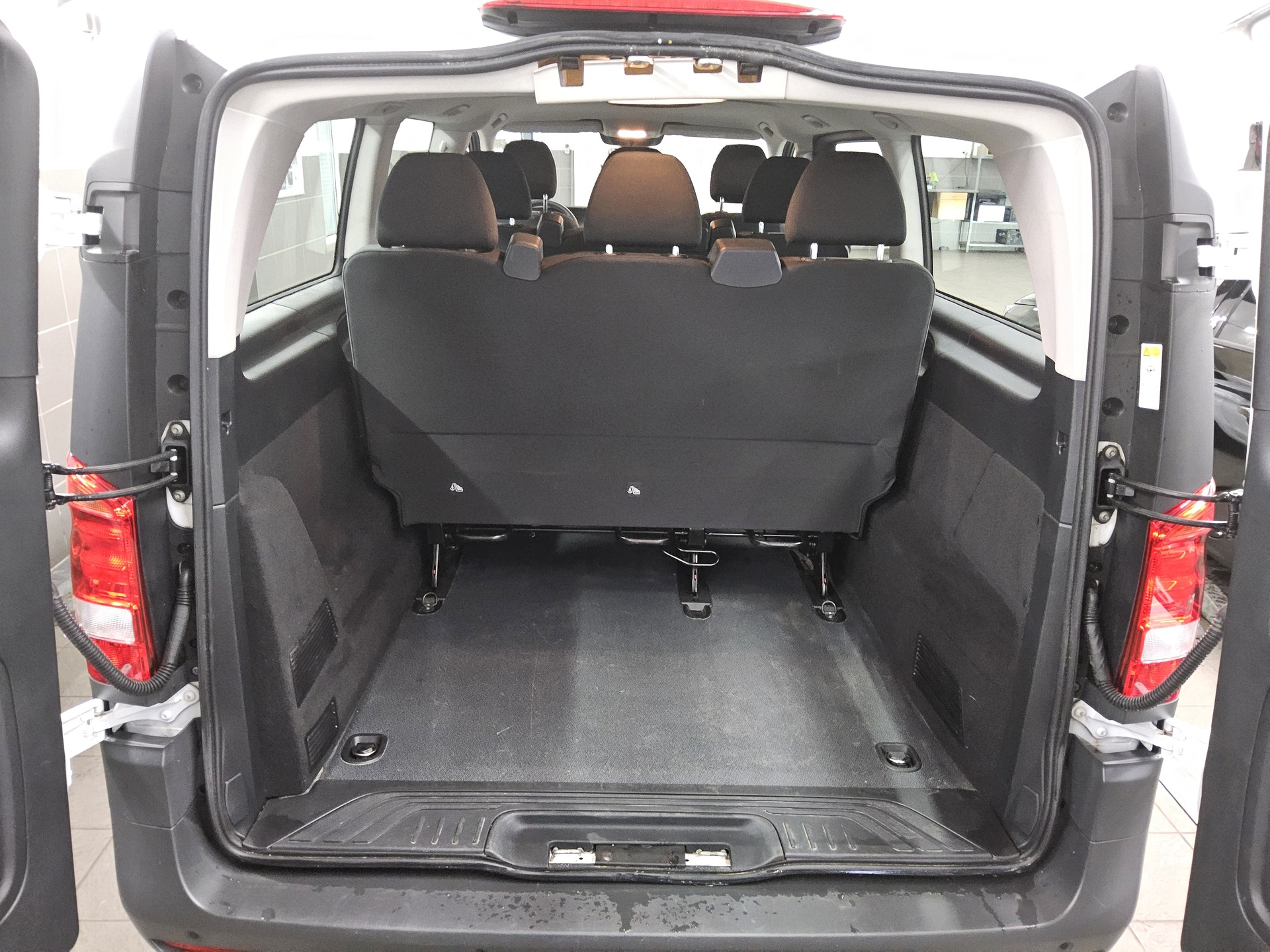 Mercedes-Benz Vito Tourer Pro Extralang 8-Sitze Navi RFK PDC 10