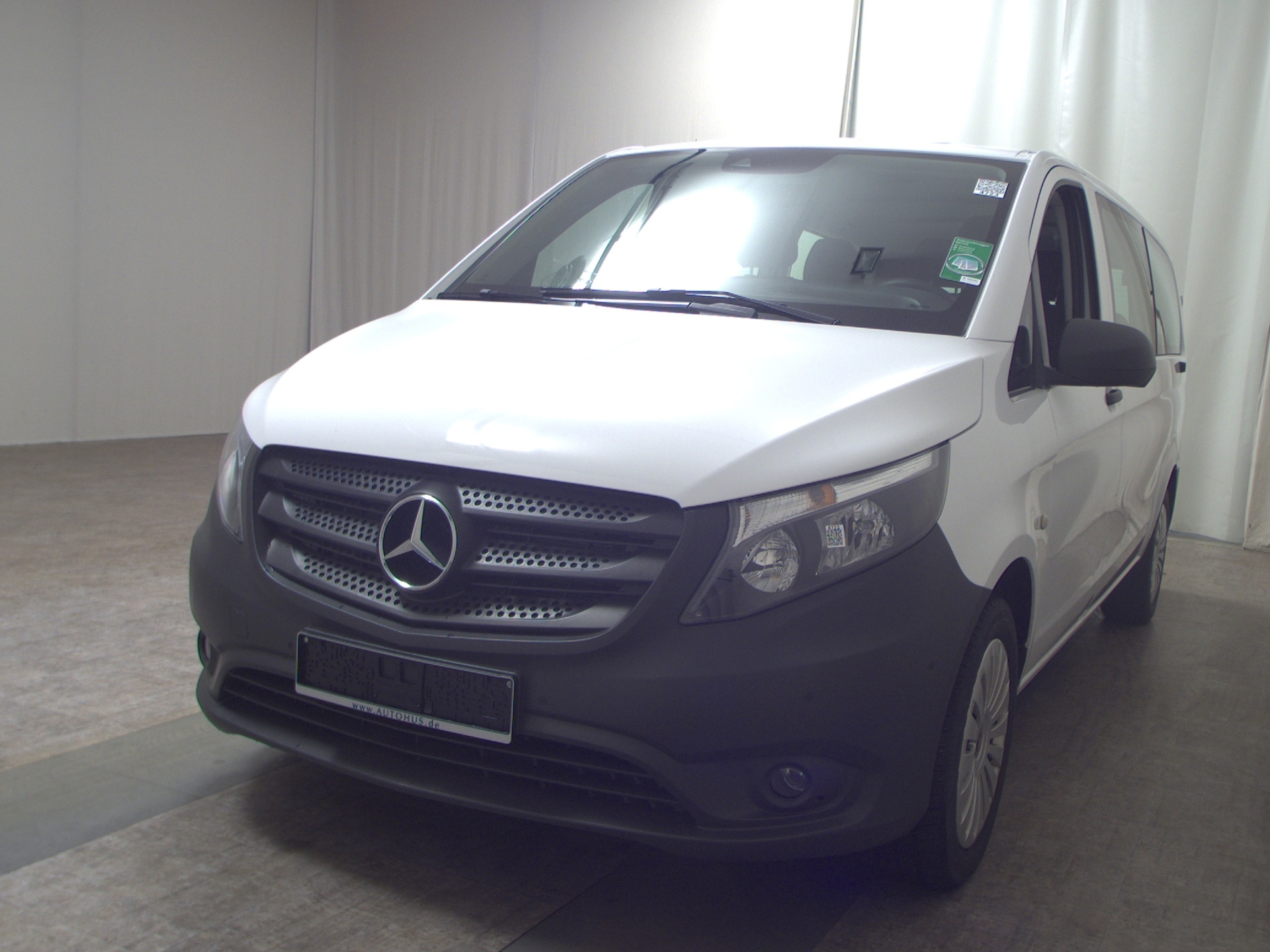 Mercedes-Benz Vito Tourer Pro Extralang 8-Sitze Navi RFK PDC 2