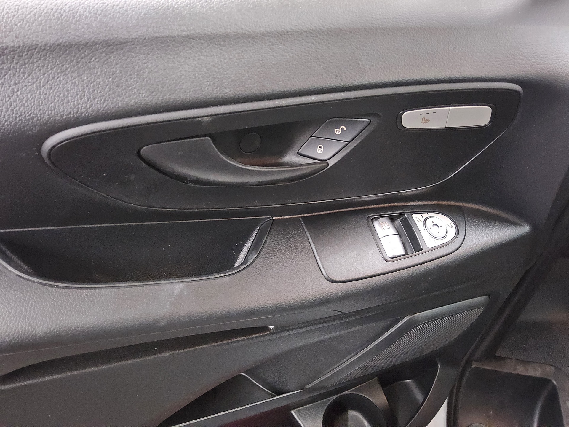 Mercedes-Benz Vito Tourer Pro Extralang 8-Sitze Navi RFK PDC 9